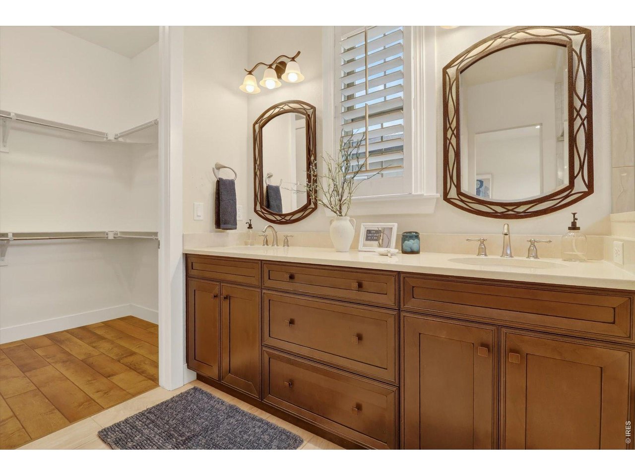 375 Casalon Pl