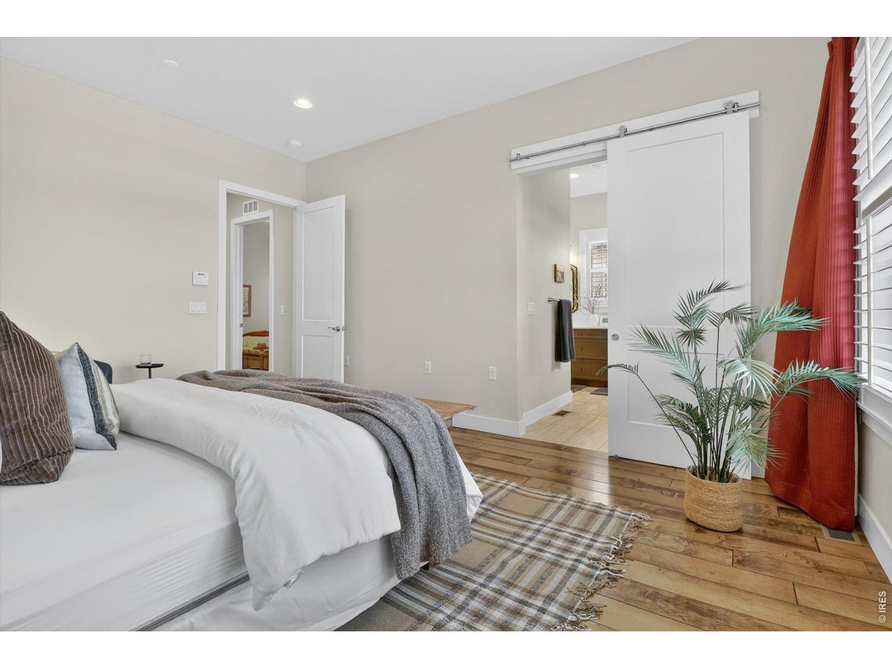 375 Casalon Pl