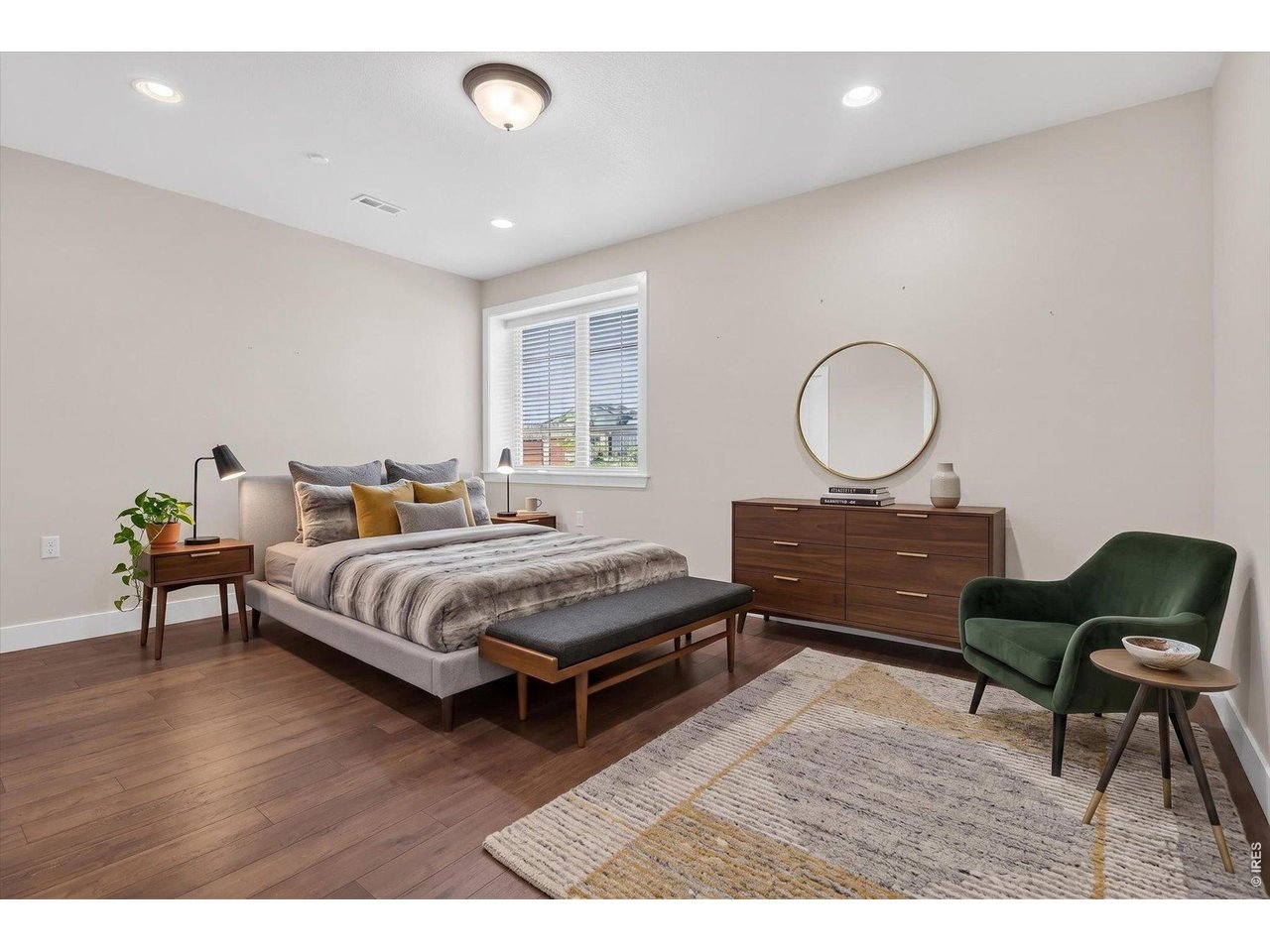 375 Casalon Pl
