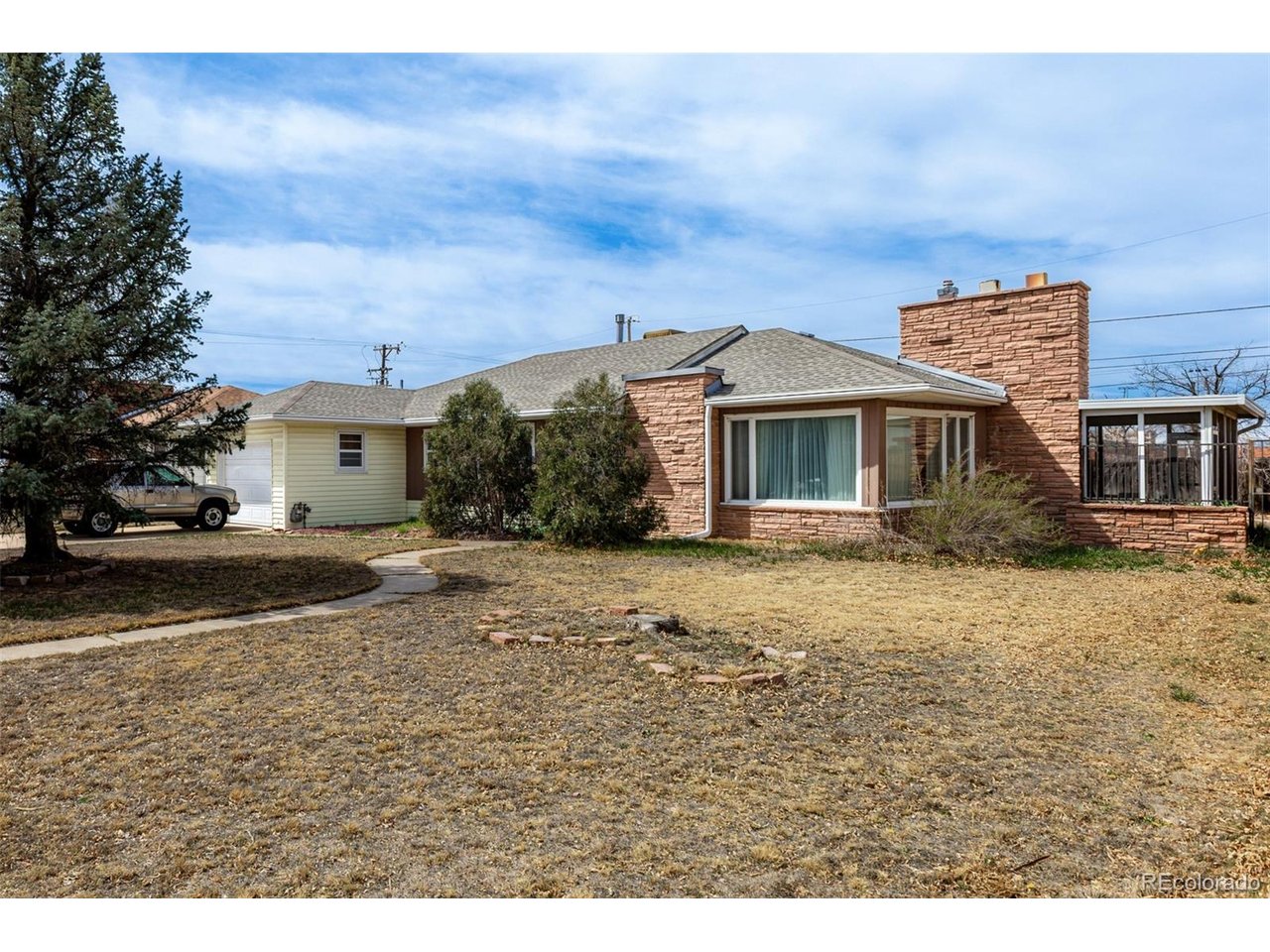 385 Sunset Dr