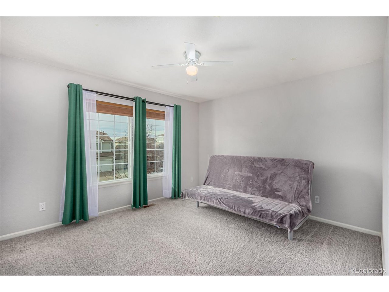 19415 Robins Dr