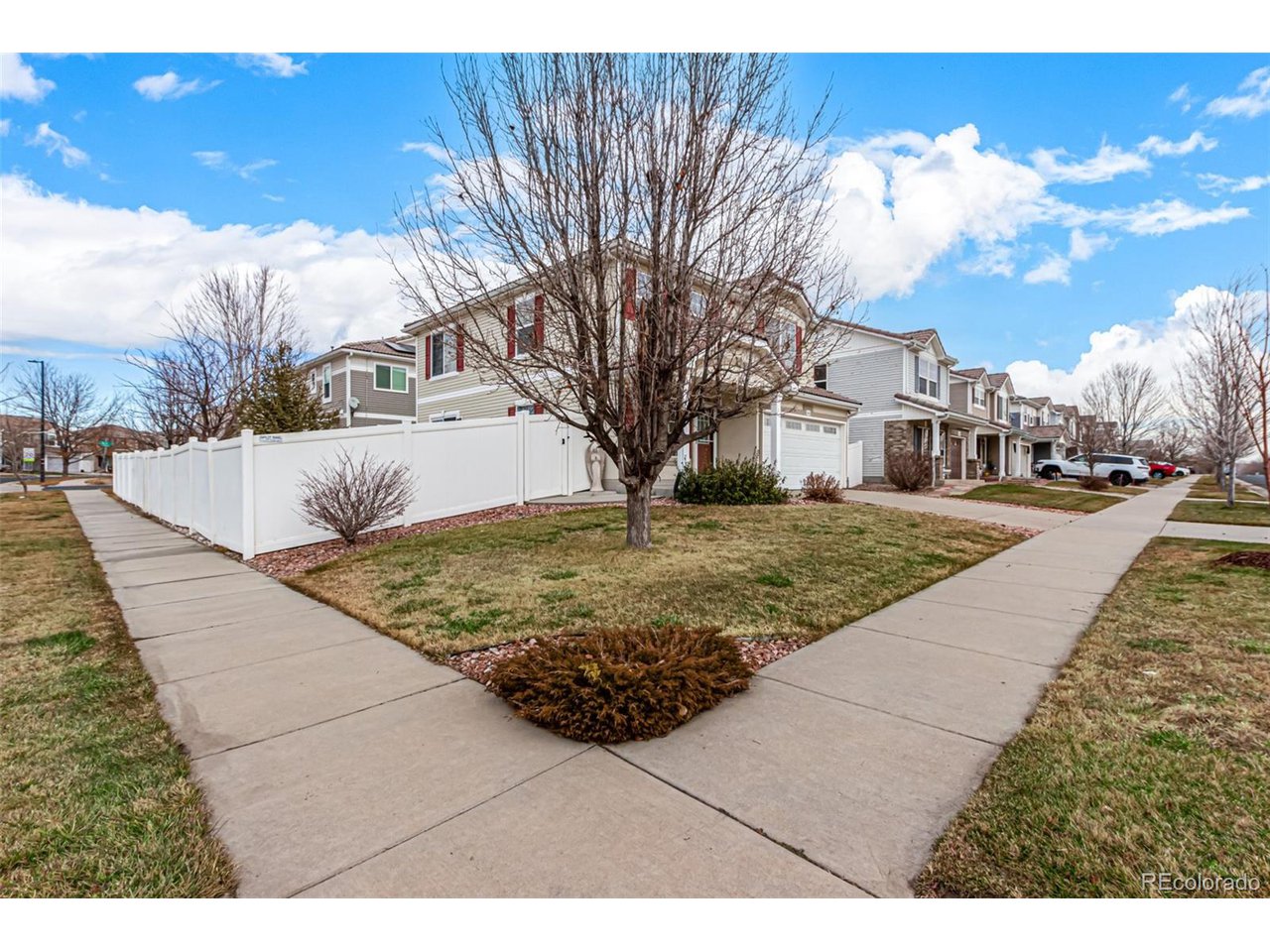 19415 Robins Dr