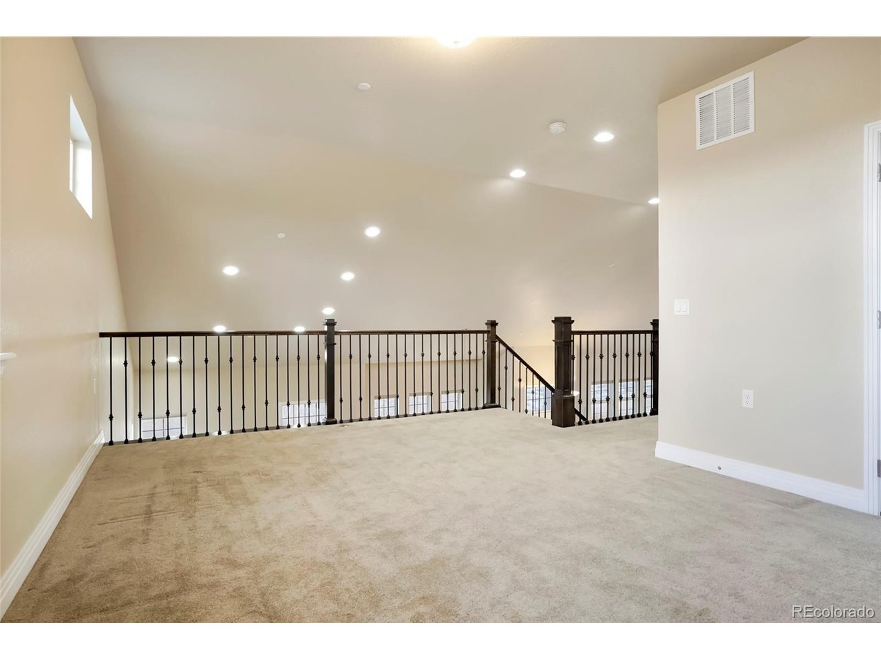 2790 Calmante Cir