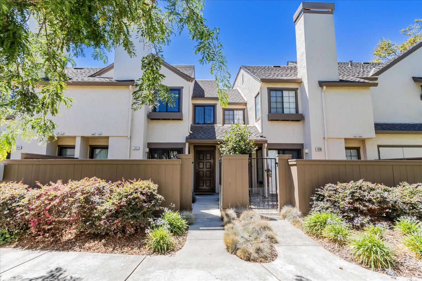 1895 Huxley Court