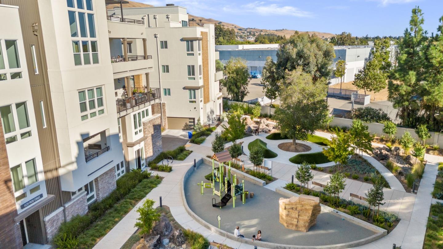 45339 Prism Terrace Way 102