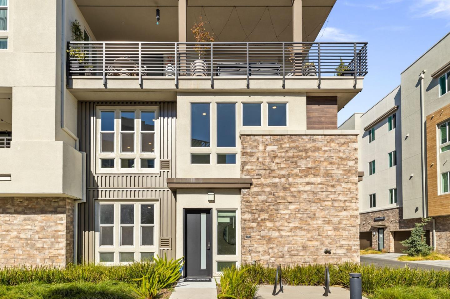 45339 Prism Terrace Way 102