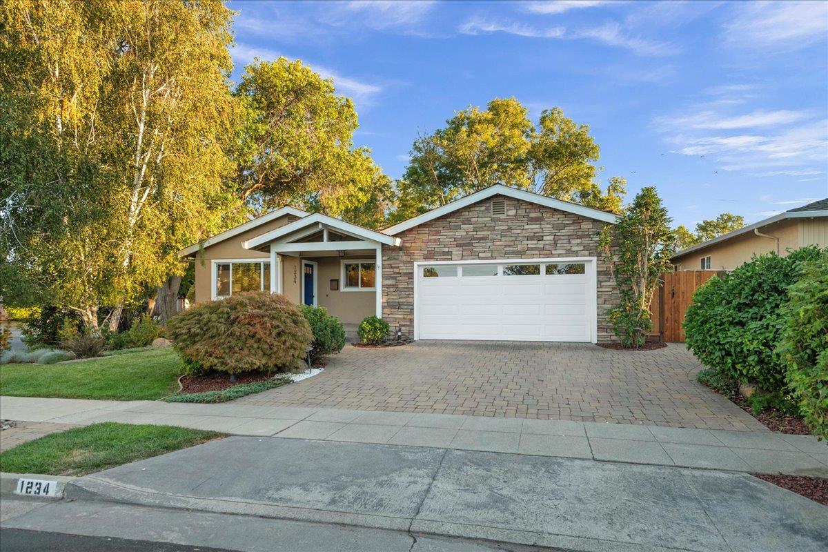 1234 Colleen Way