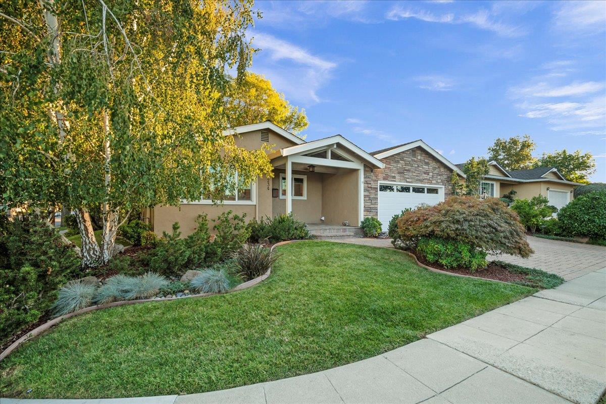 1234 Colleen Way