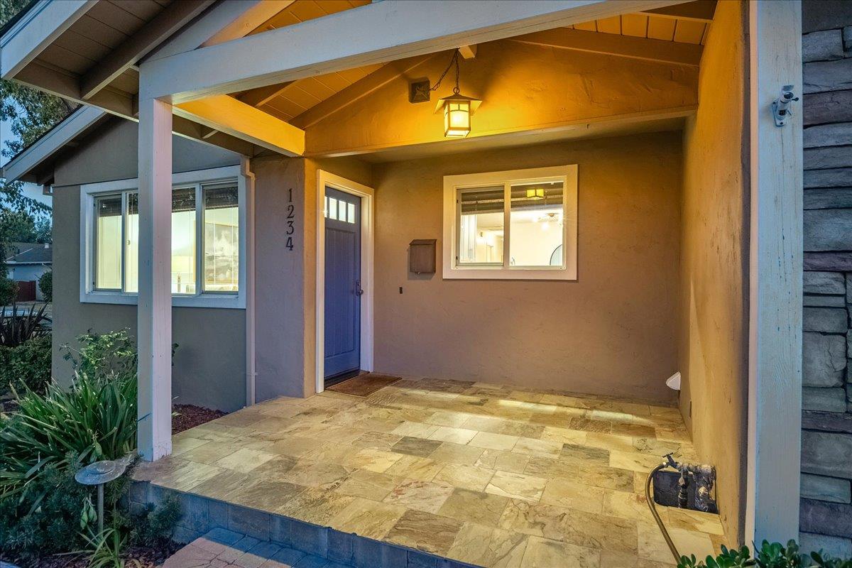 1234 Colleen Way