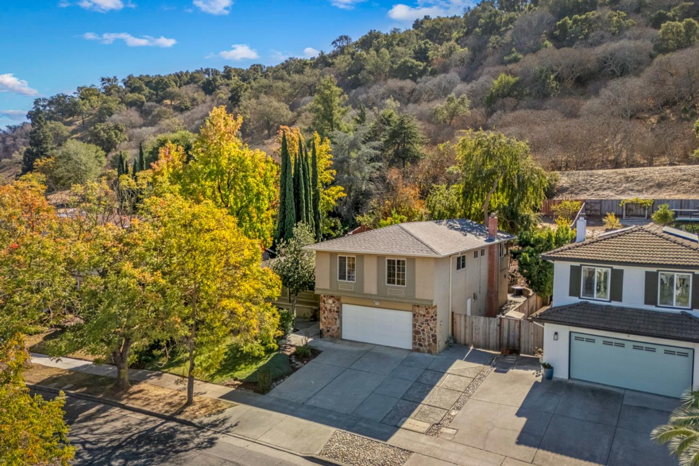 928 Foothill Drive