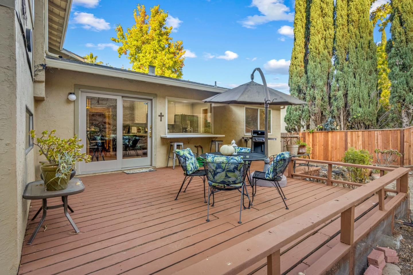 928 Foothill Drive