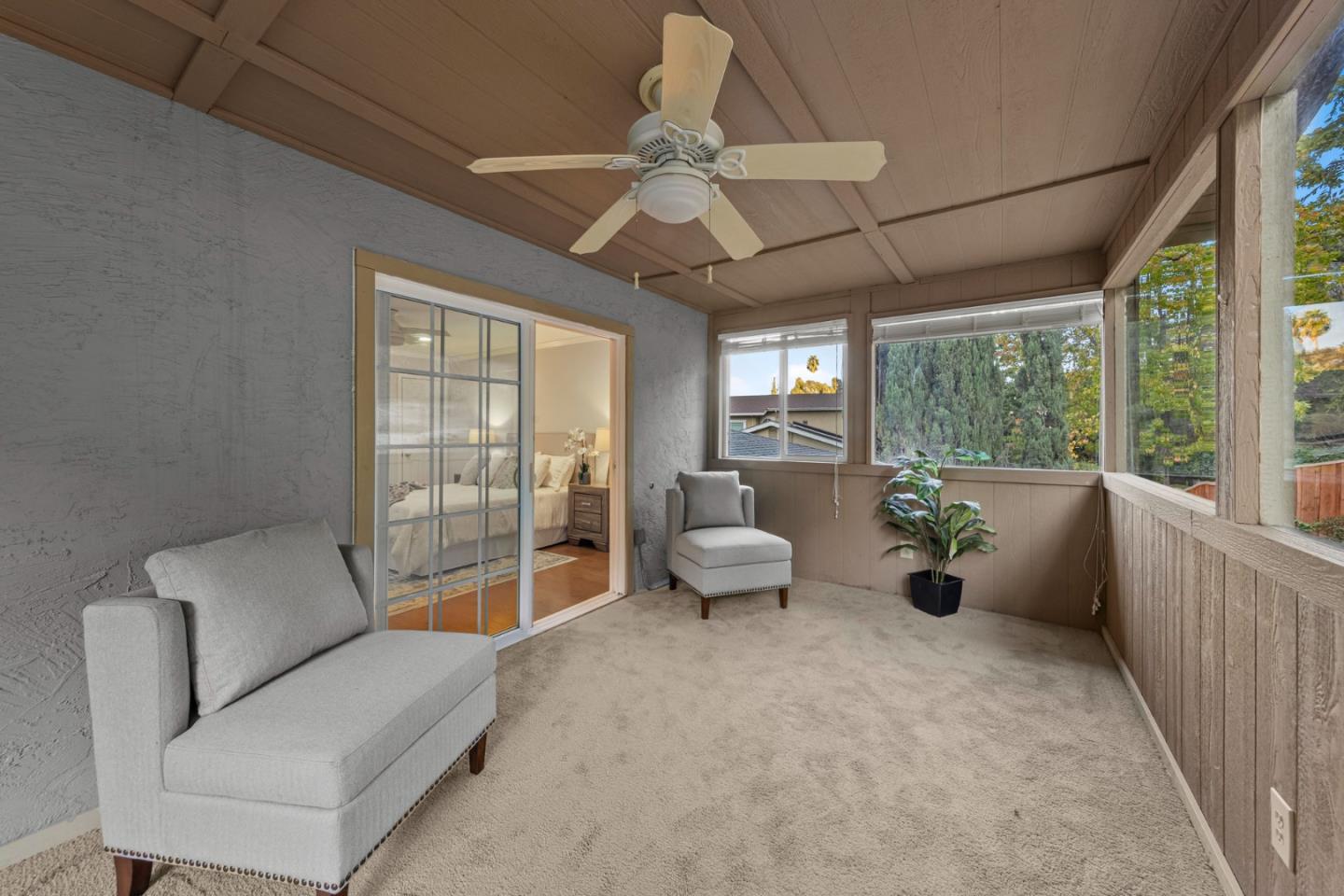 928 Foothill Drive