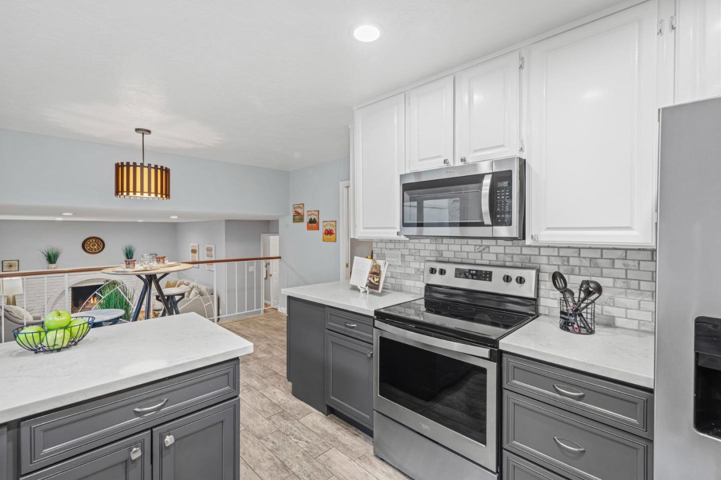 928 Foothill Drive
