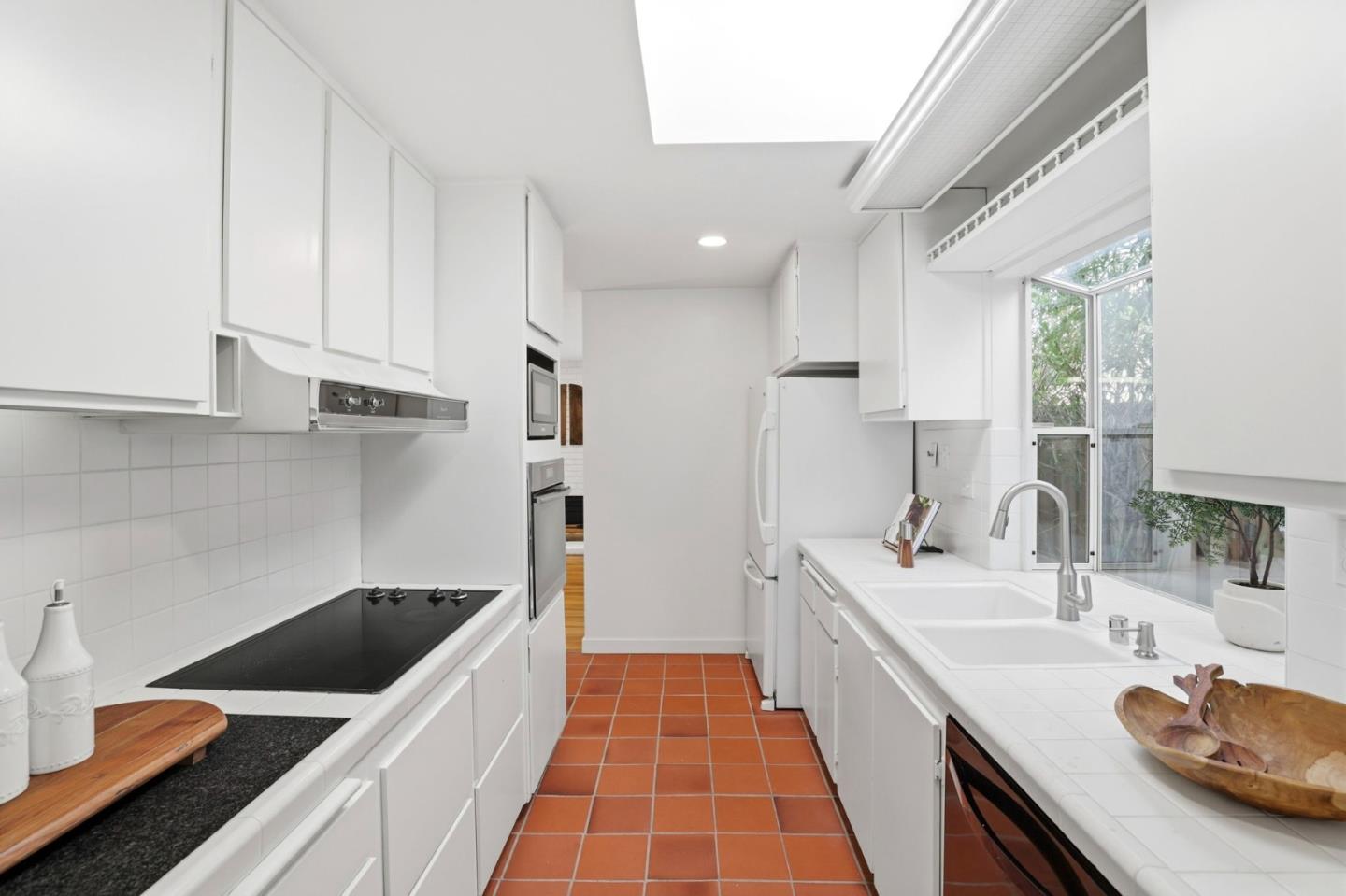 1145 Little John Way