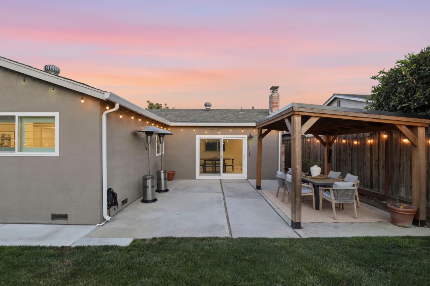 25 Valleyhaven Way