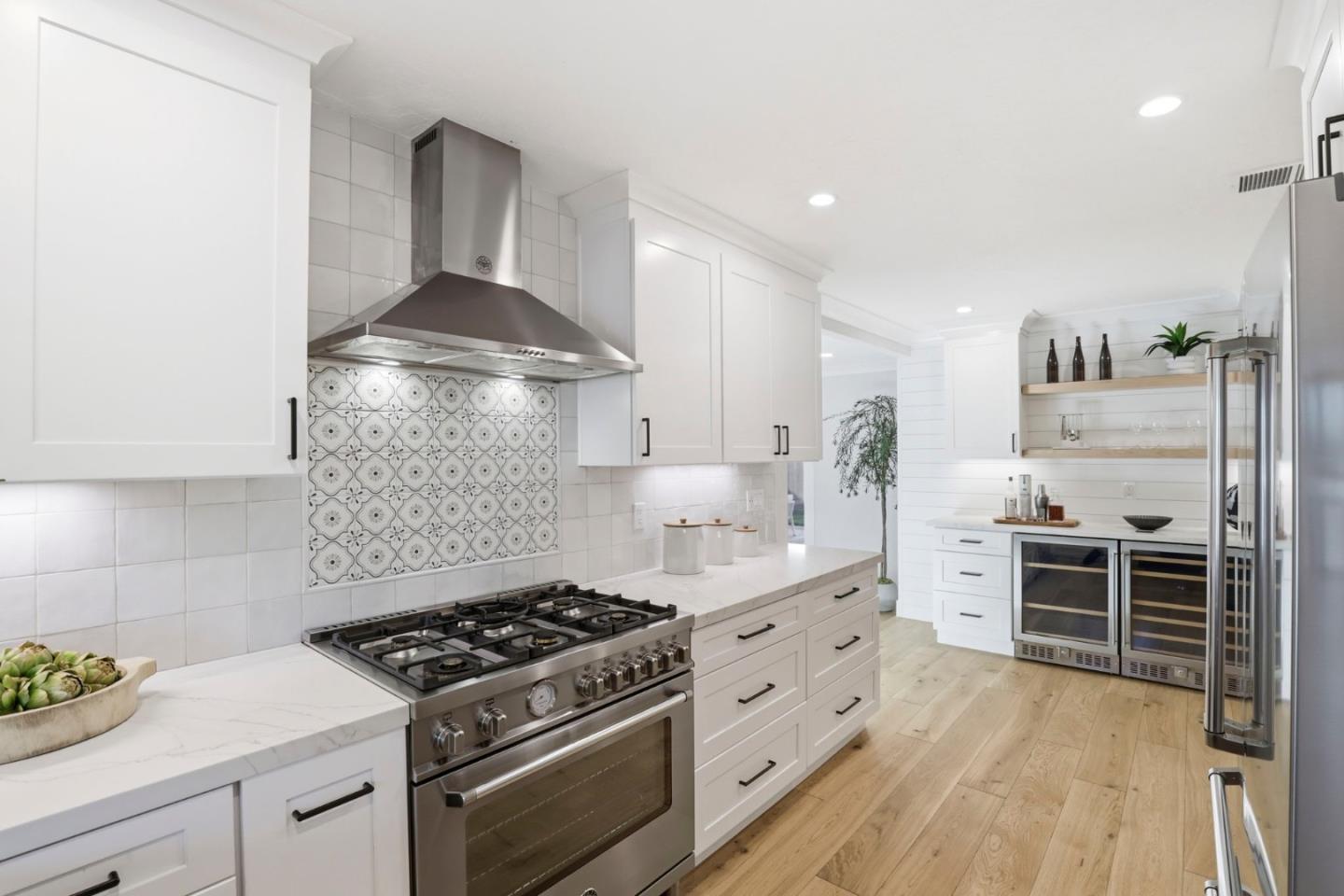 25 Valleyhaven Way