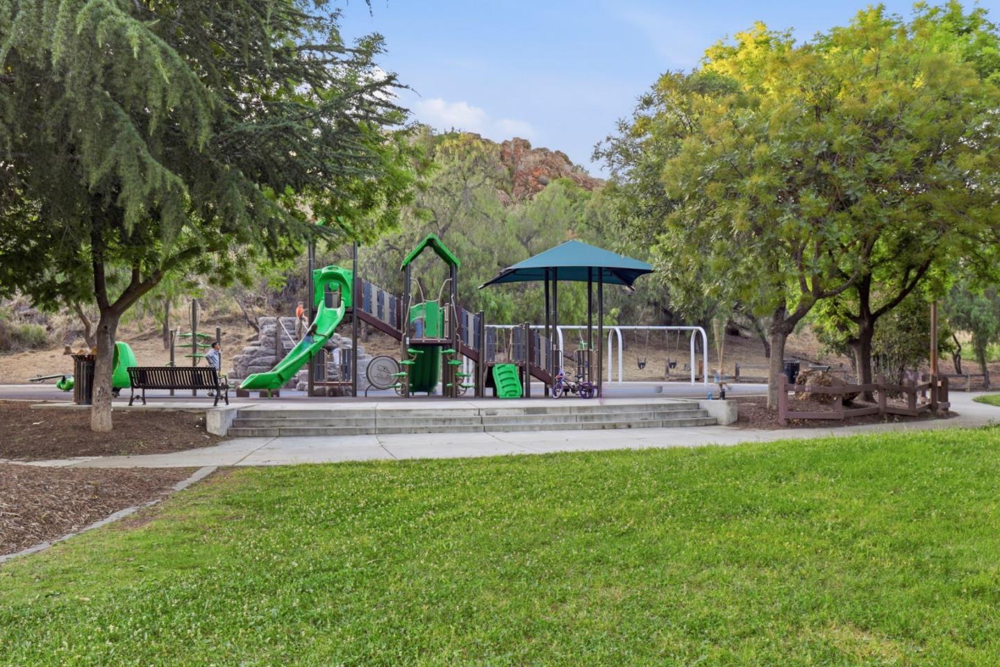 25 Valleyhaven Way