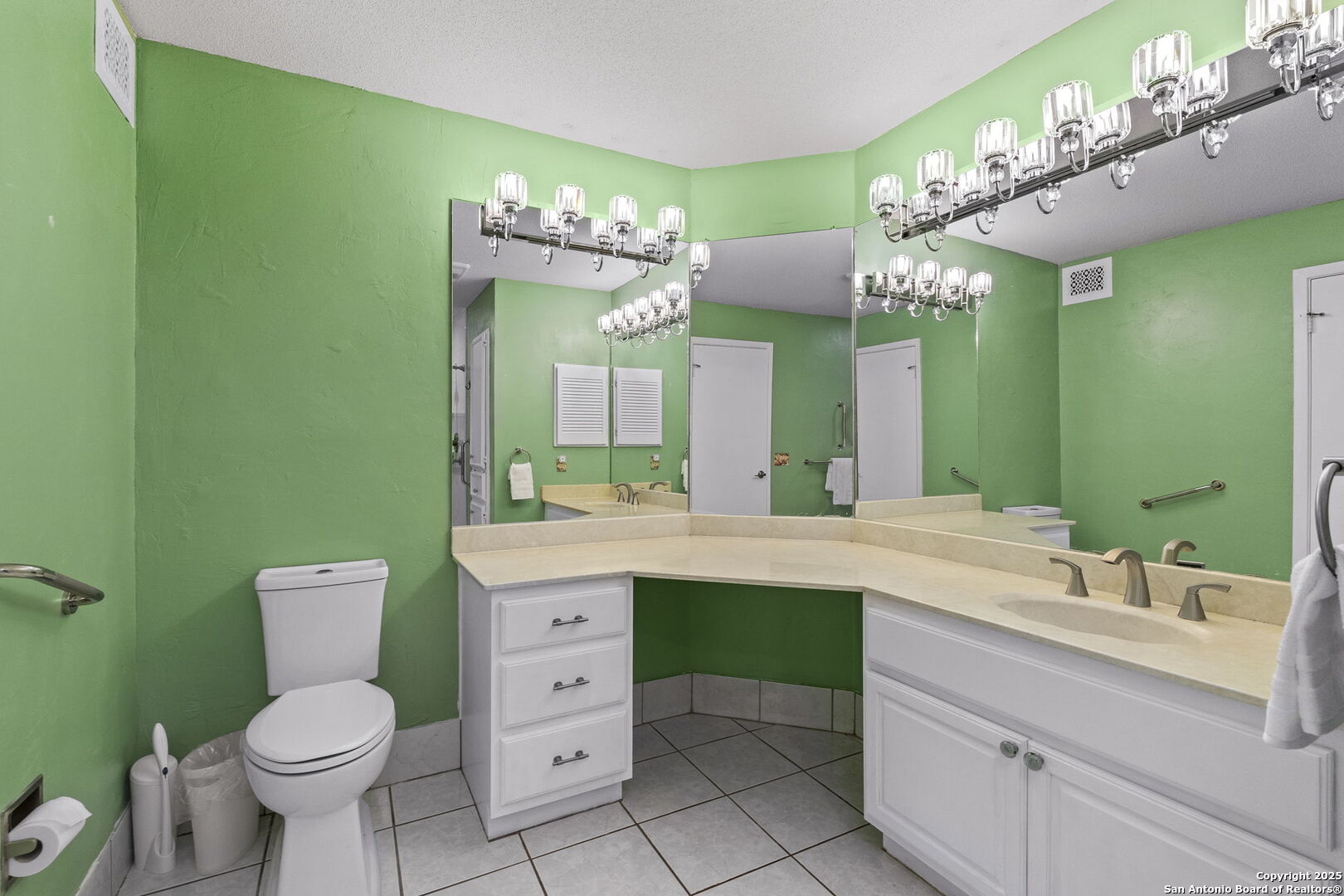 8033 N NEW BRAUNFELS AVENUE 400 D