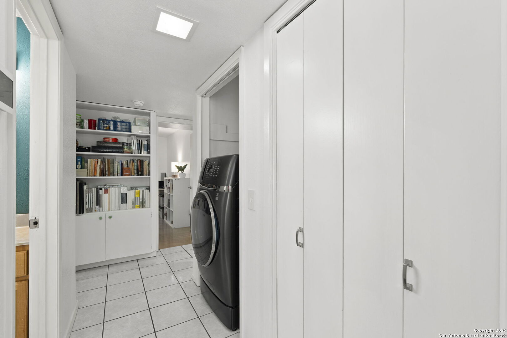 8033 N NEW BRAUNFELS AVENUE 400 D