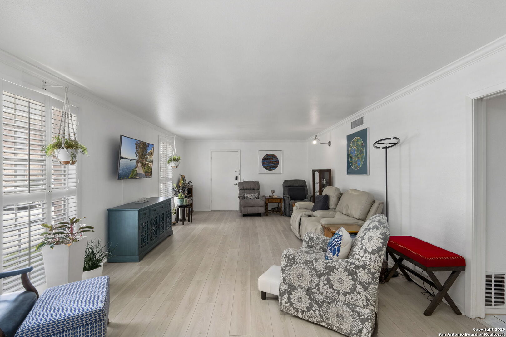 8033 N NEW BRAUNFELS AVENUE 400 D