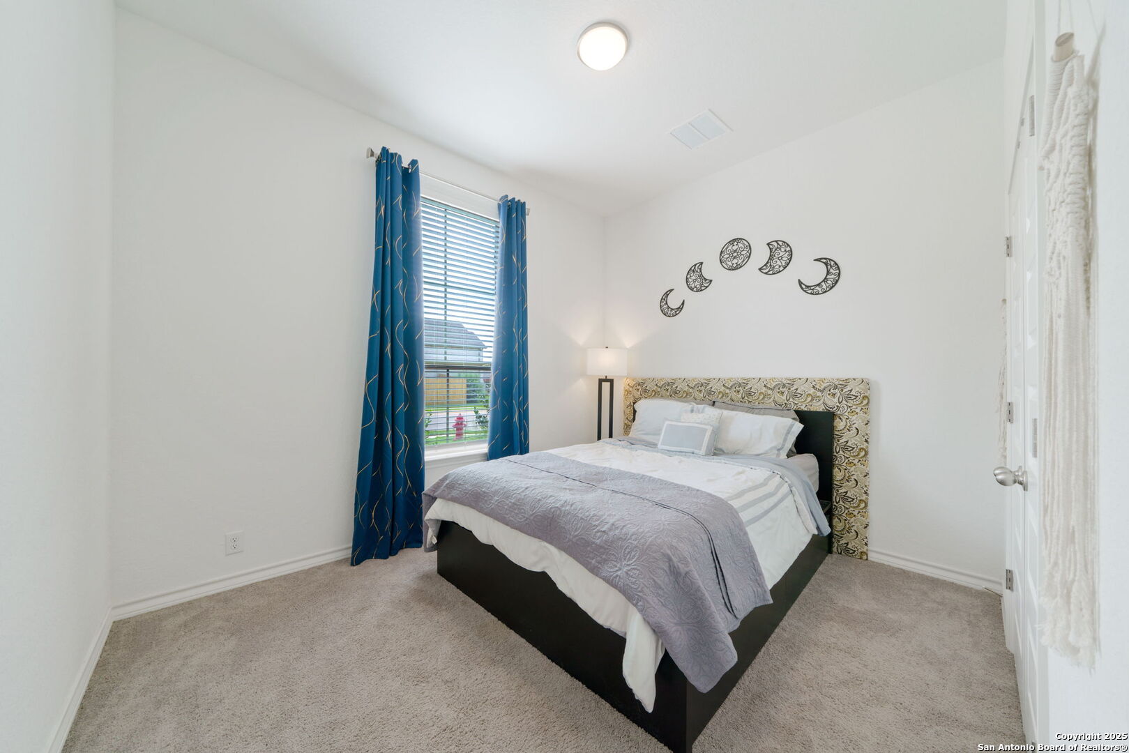 1524 LEEDS PARK