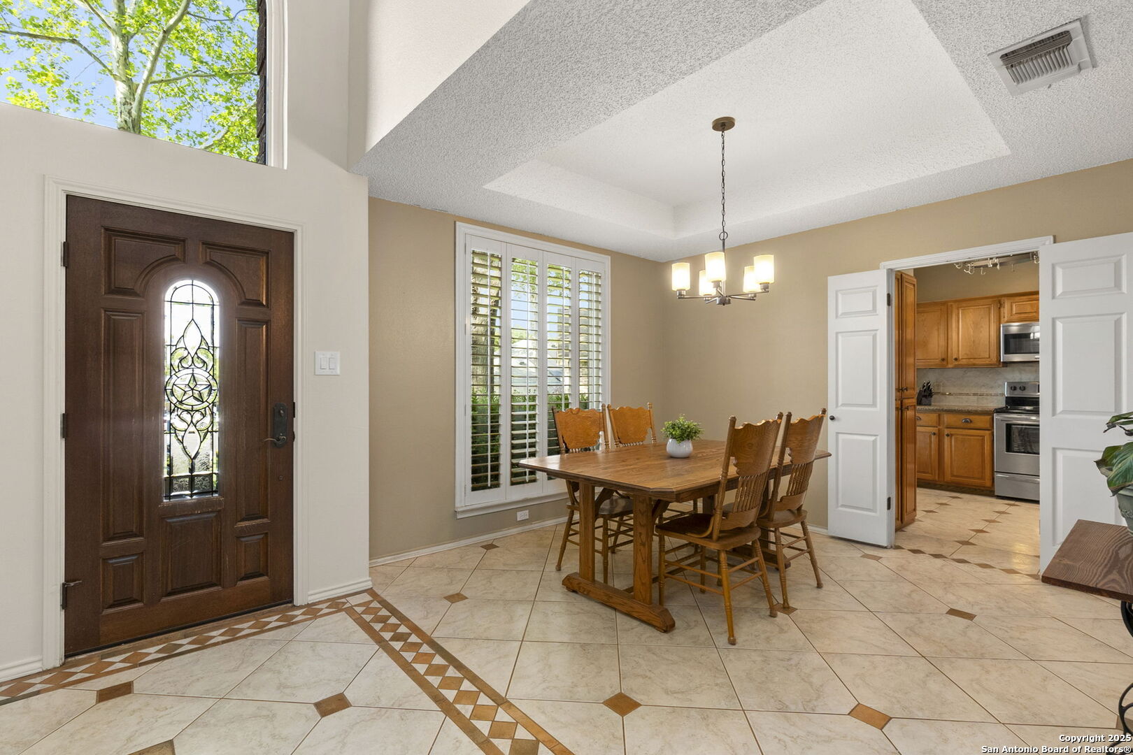19502 Encino Bow