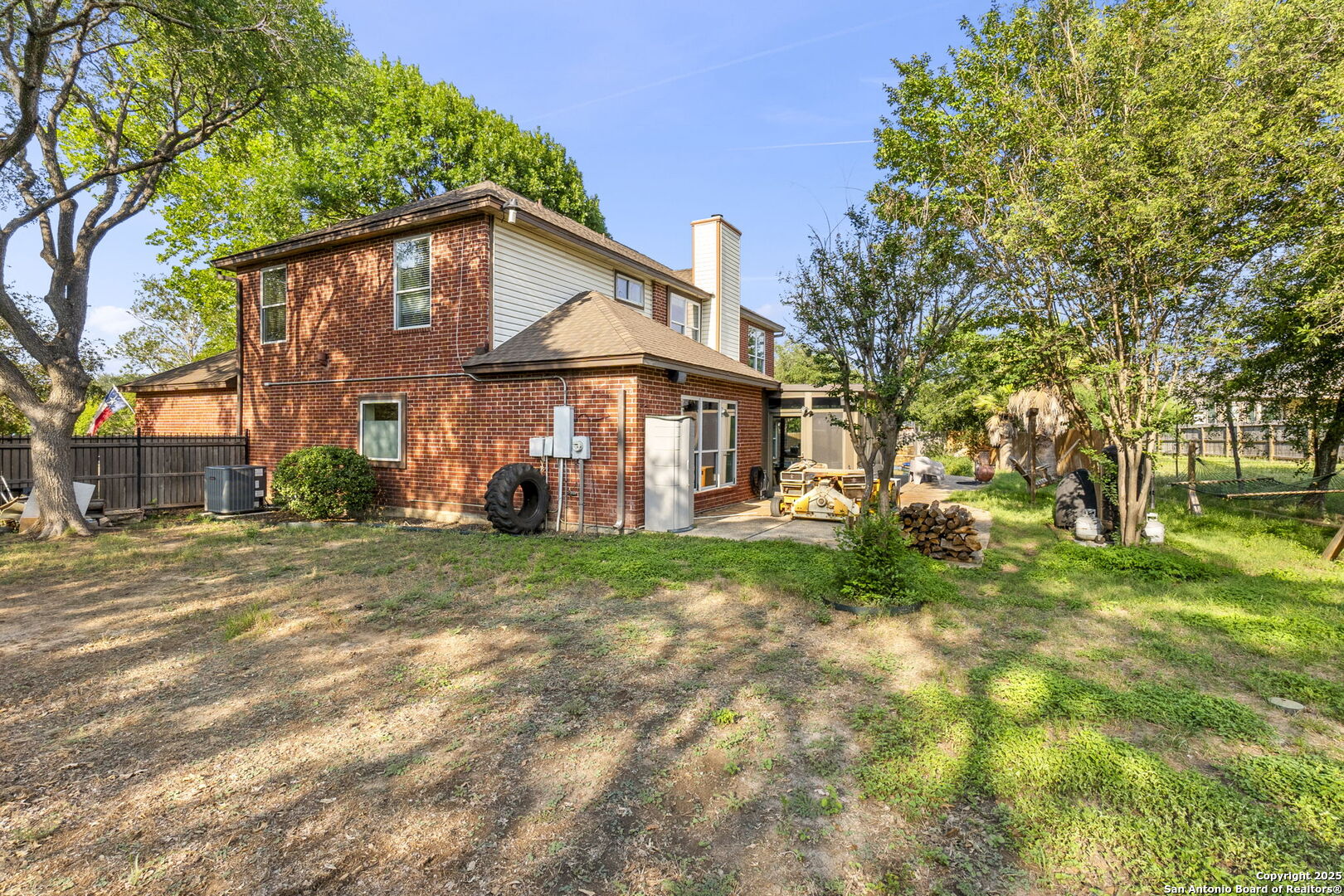 19502 Encino Bow