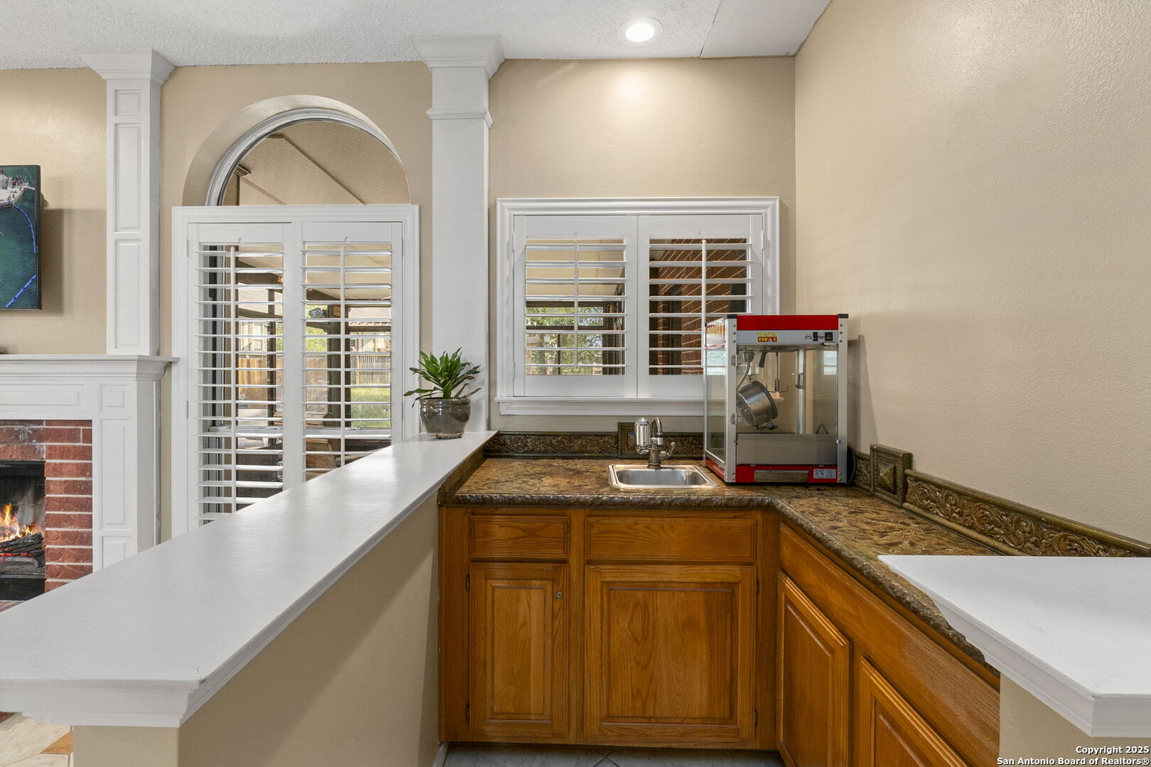 19502 Encino Bow
