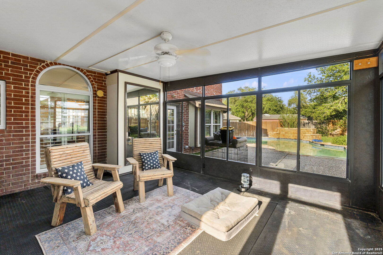 19502 Encino Bow