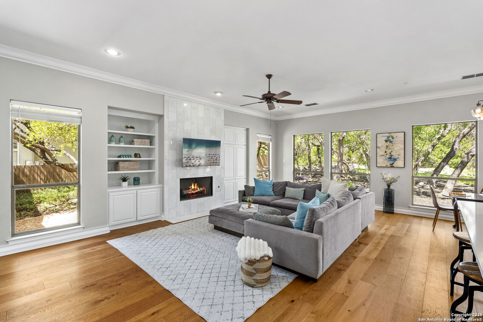 915 Foxton