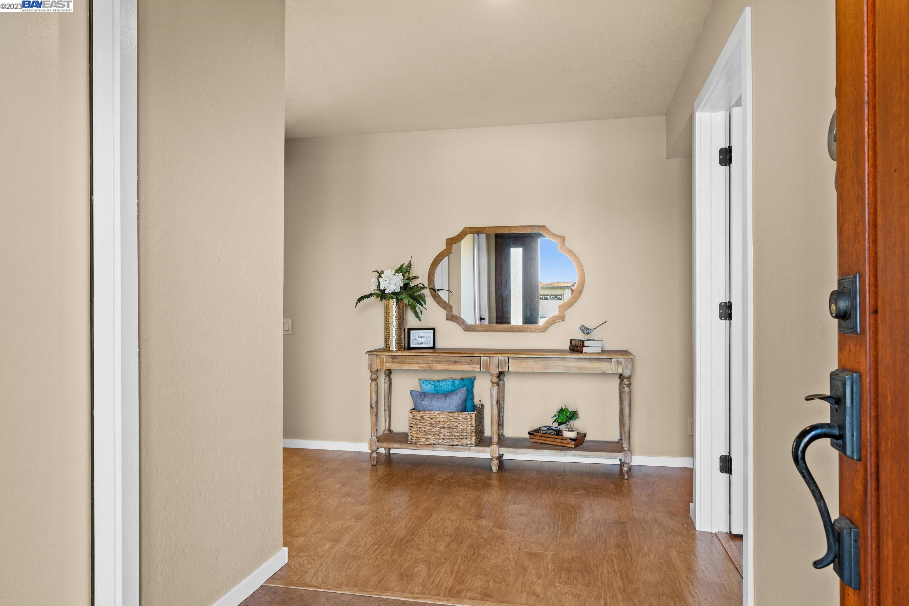 5563 Tait Ct