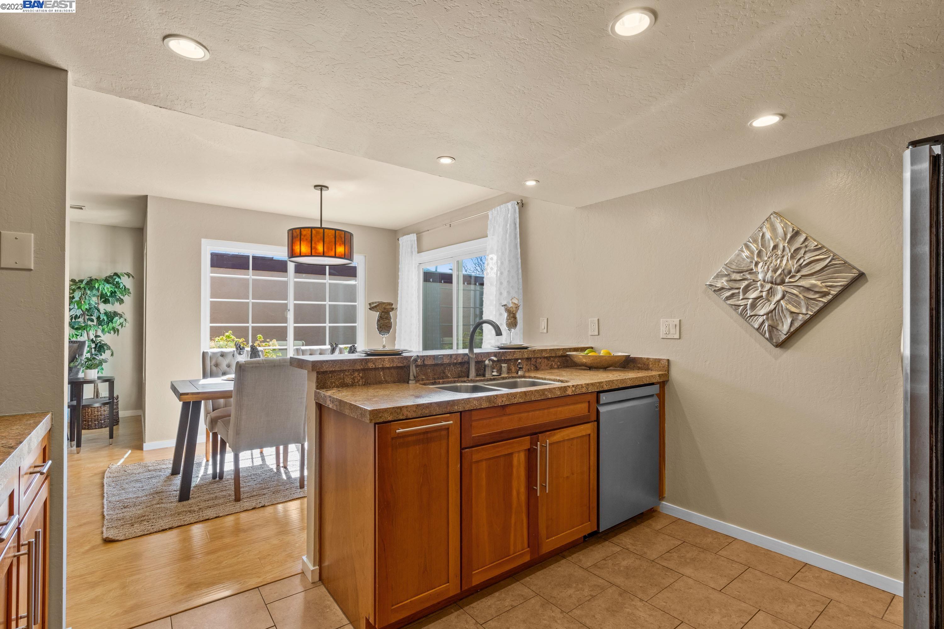 5563 Tait Ct