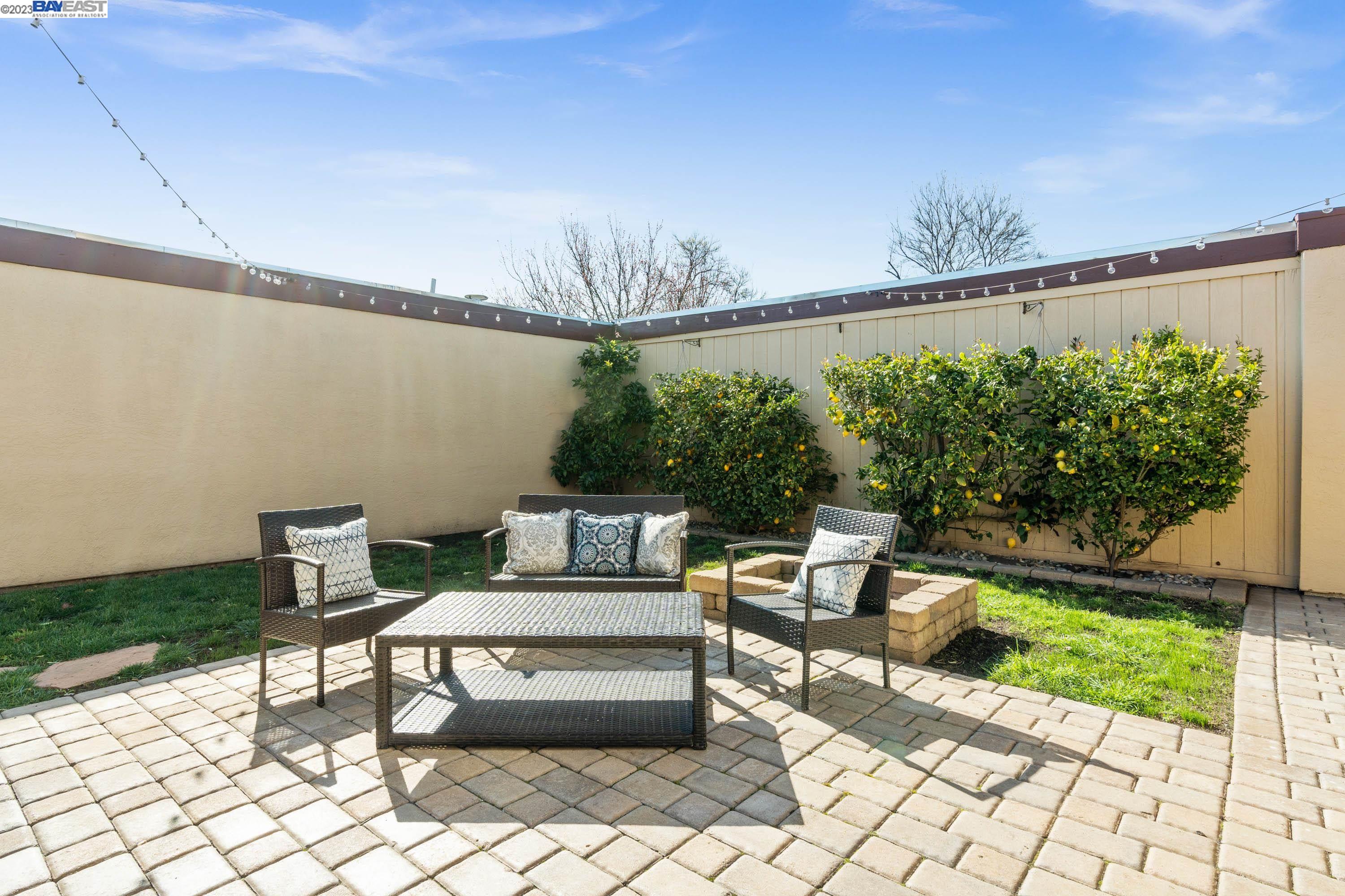 5563 Tait Ct