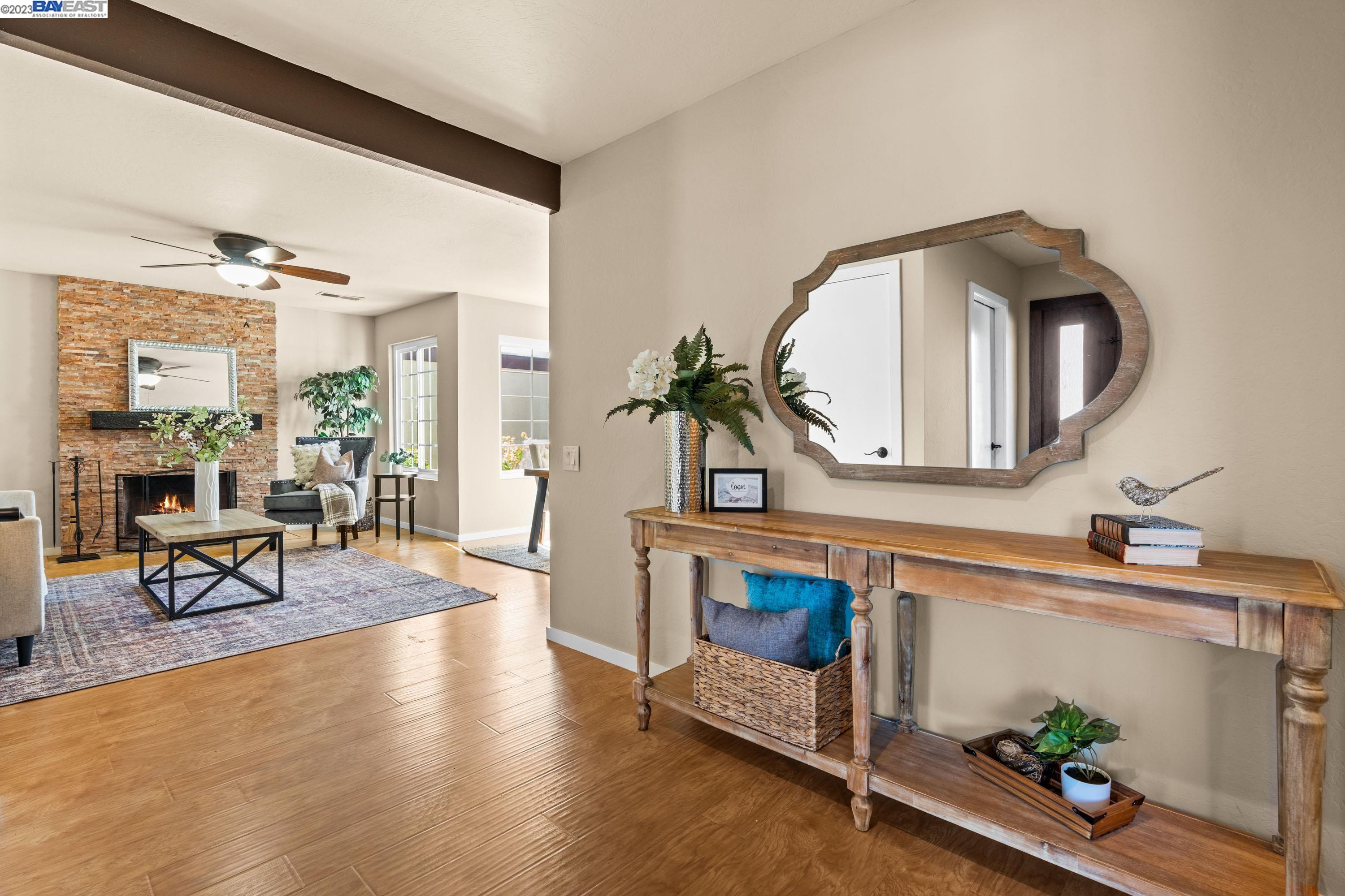 5563 Tait Ct