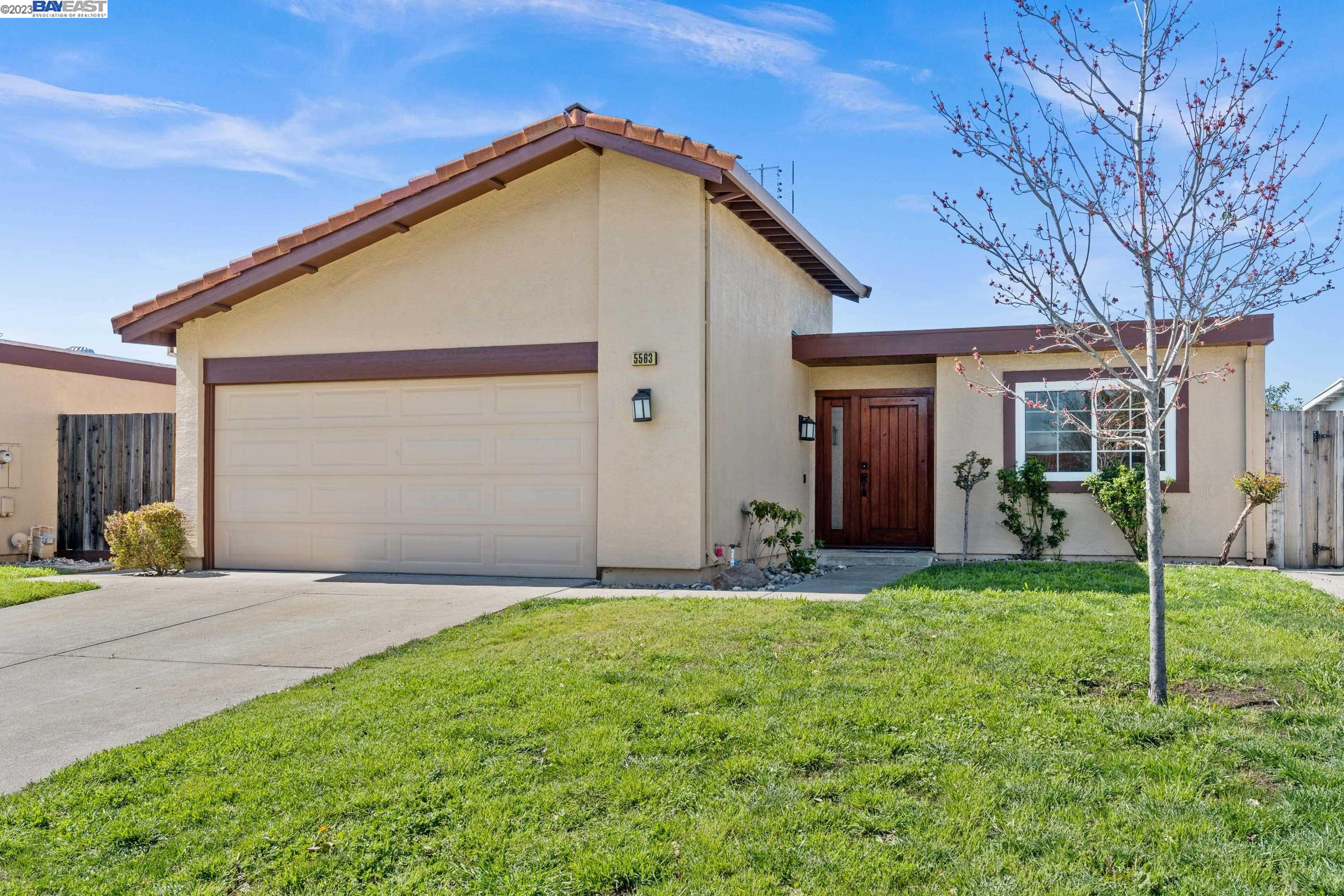5563 Tait Ct