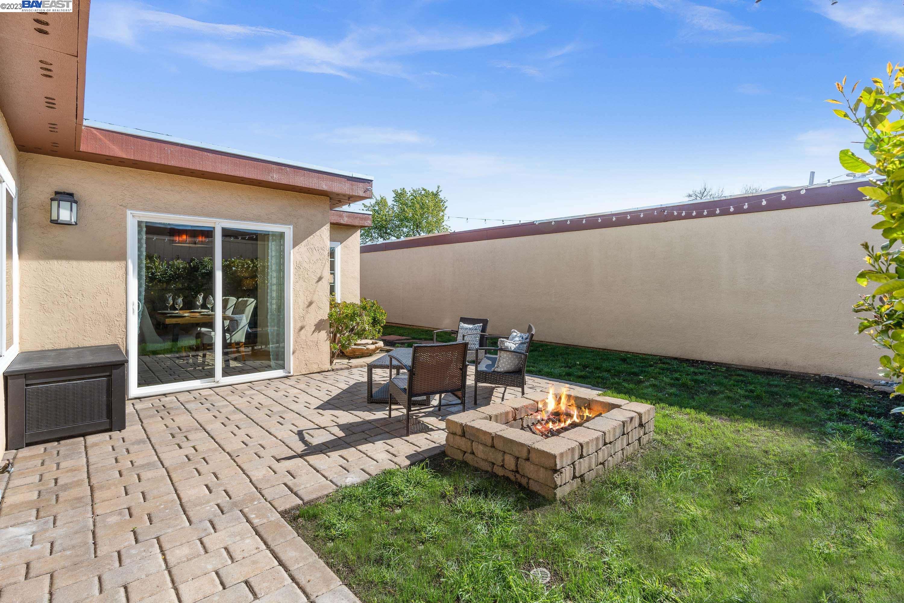 5563 Tait Ct
