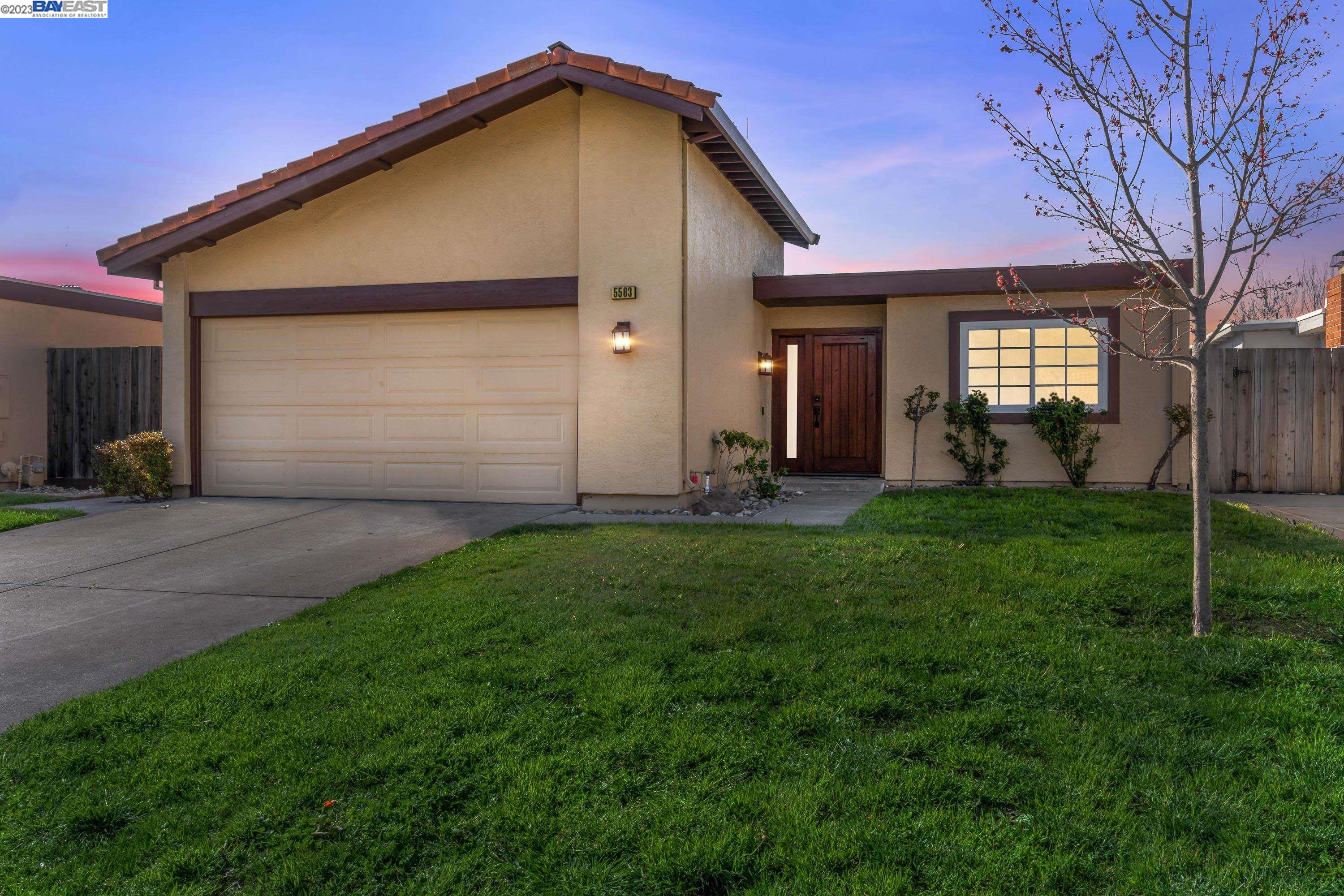 5563 Tait Ct