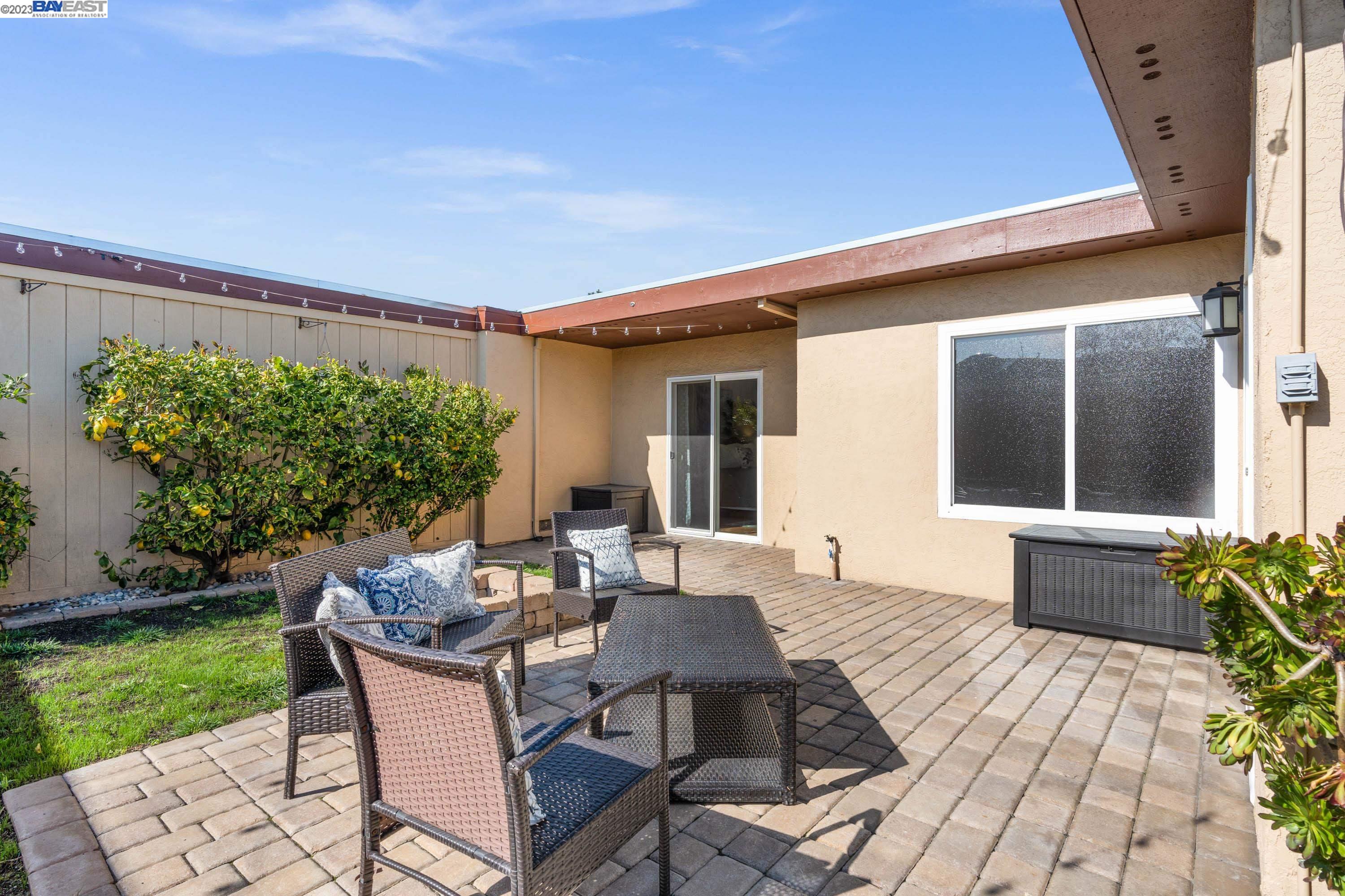 5563 Tait Ct