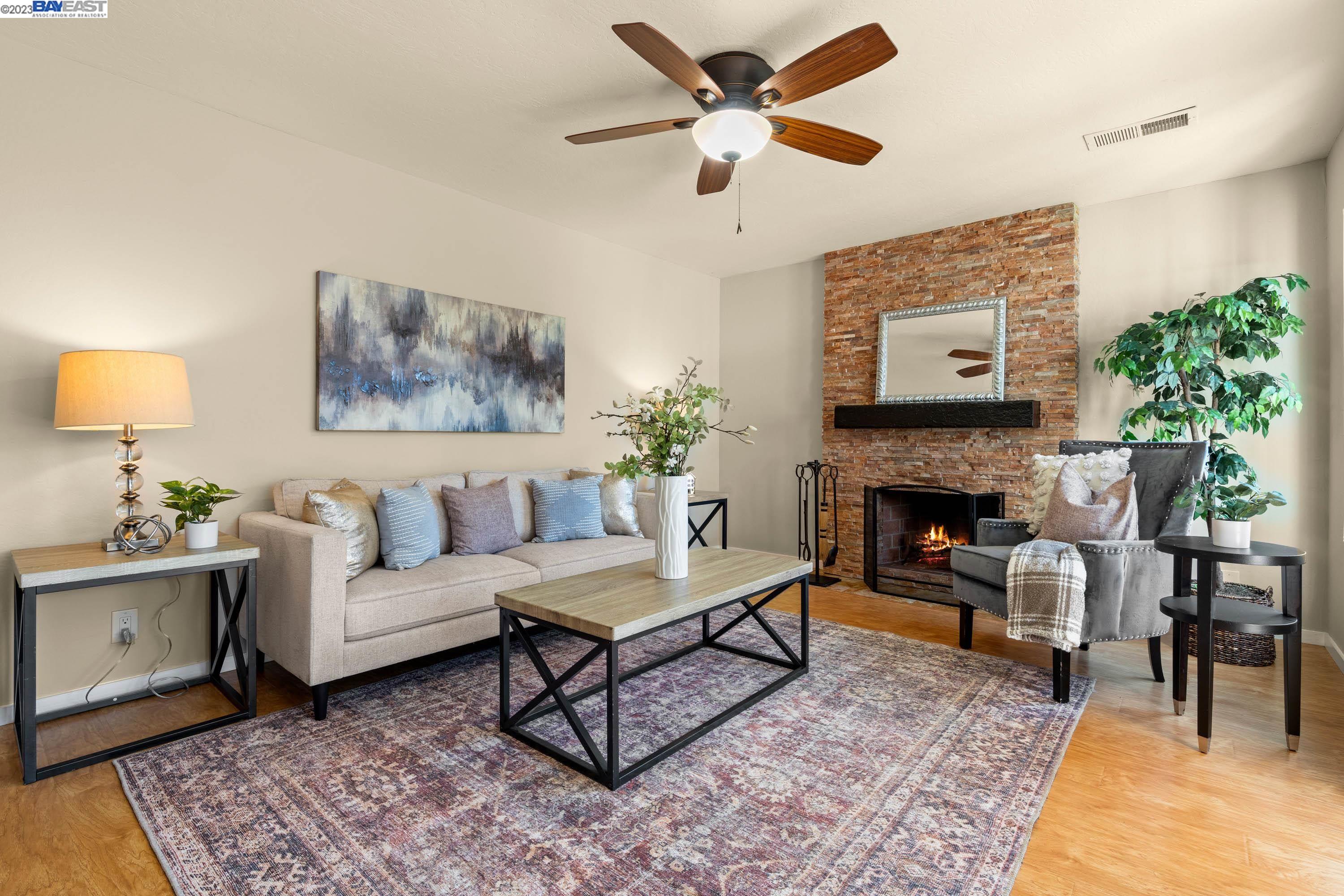 5563 Tait Ct