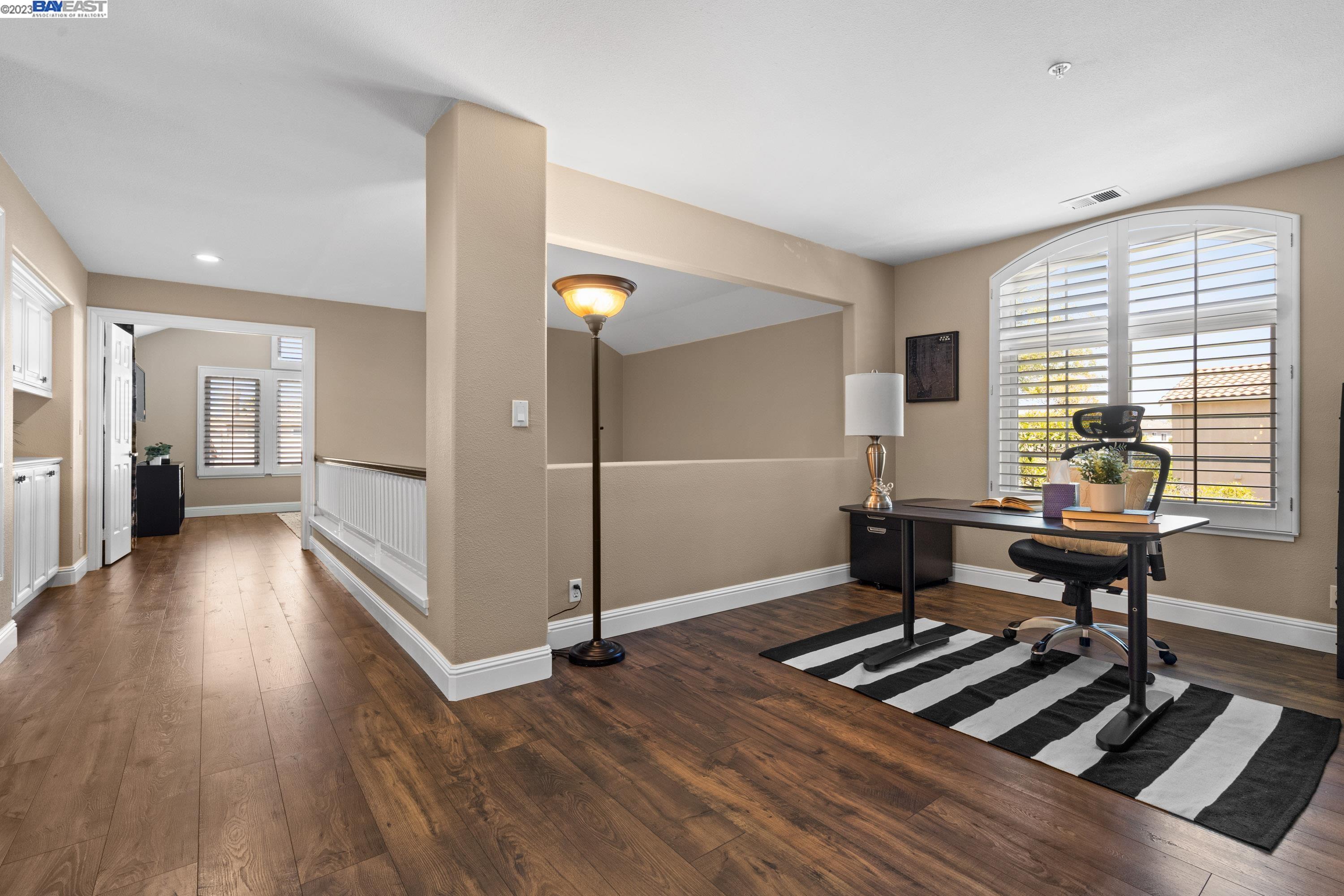 8589 Peachtree Ave