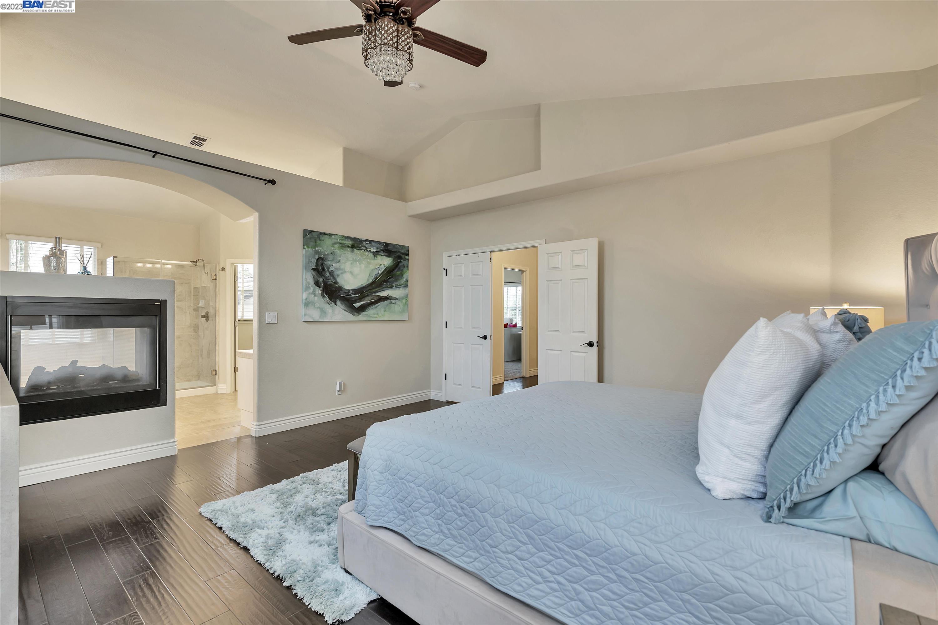 24 E Country Club Dr