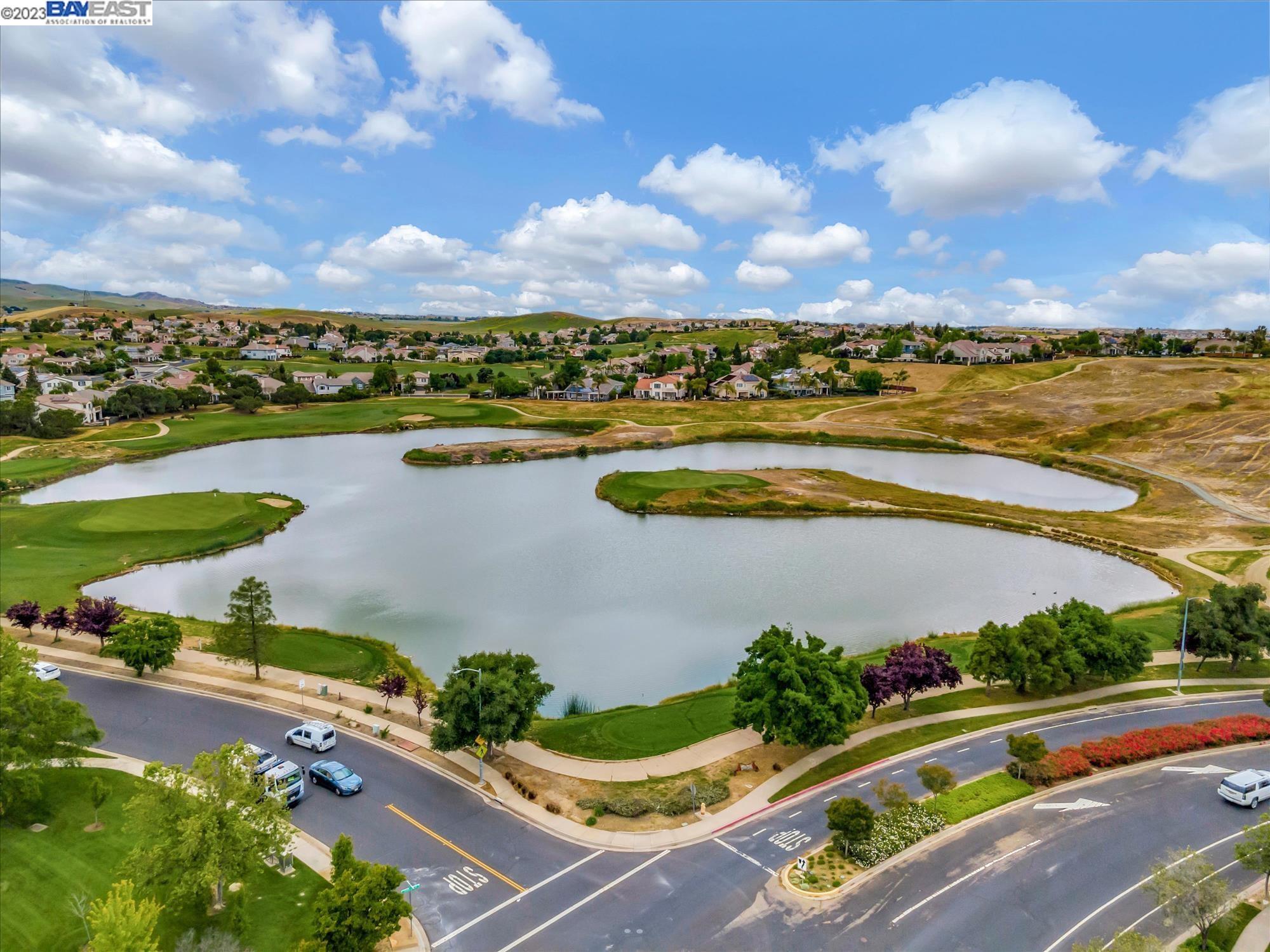 24 E Country Club Dr