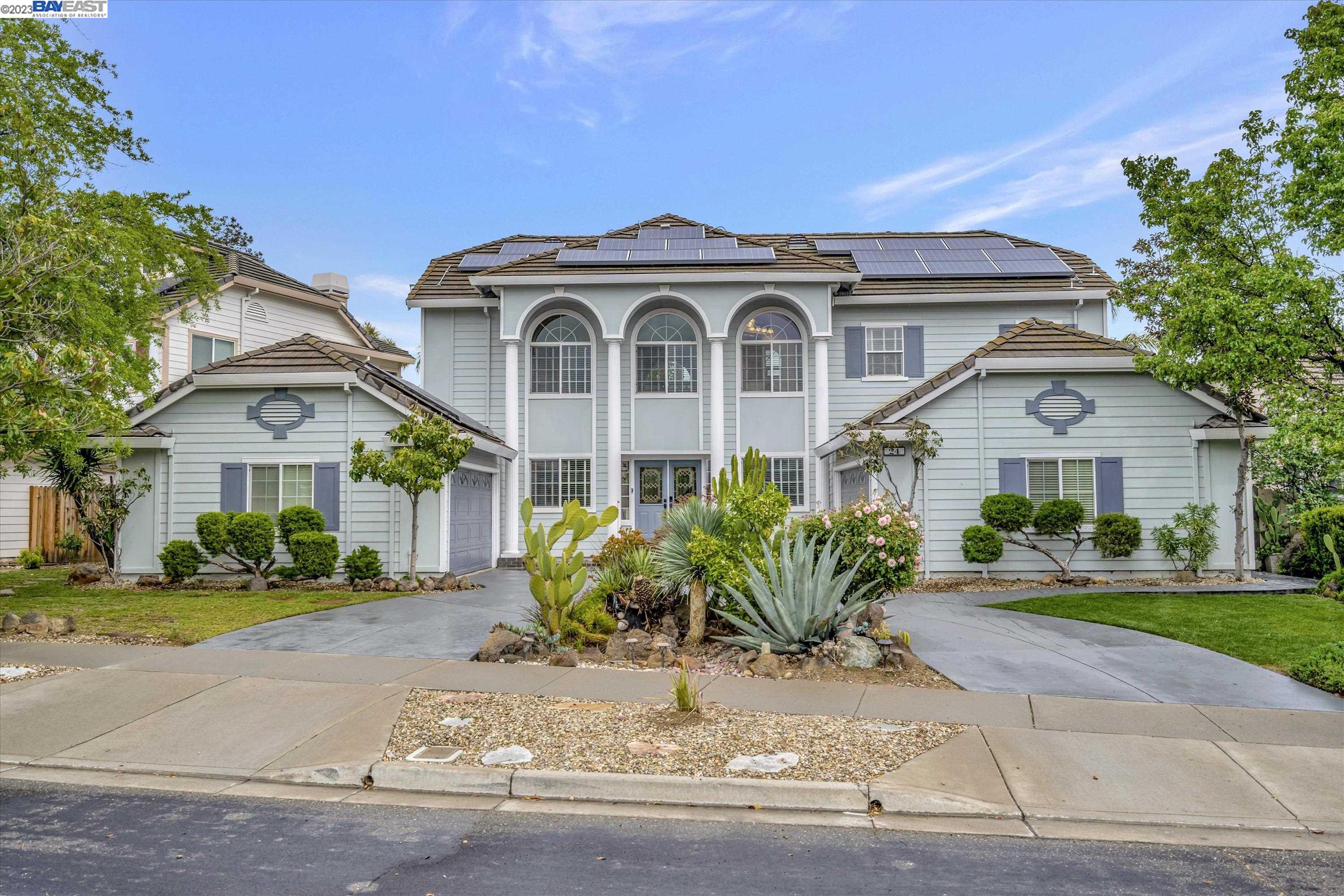 24 E Country Club Dr