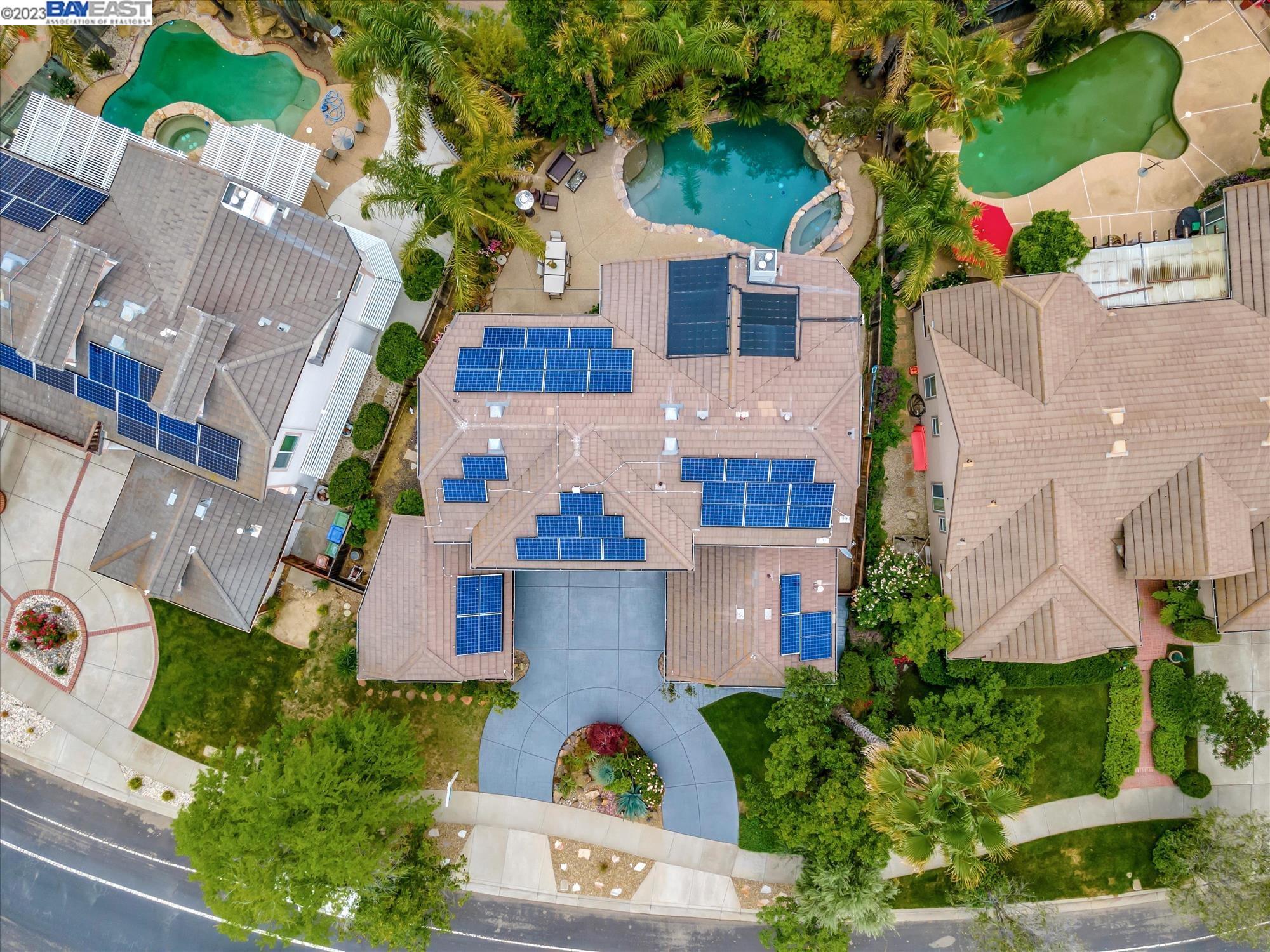 24 E Country Club Dr