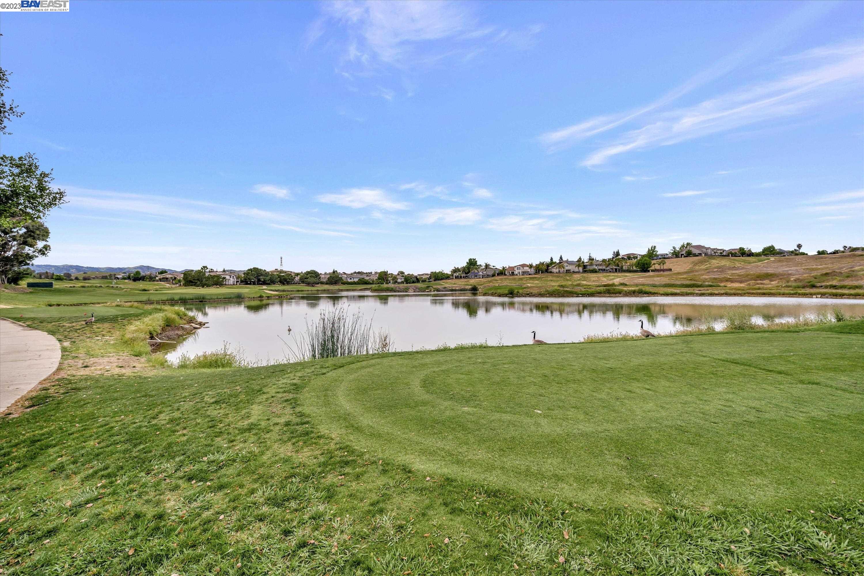 24 E Country Club Dr
