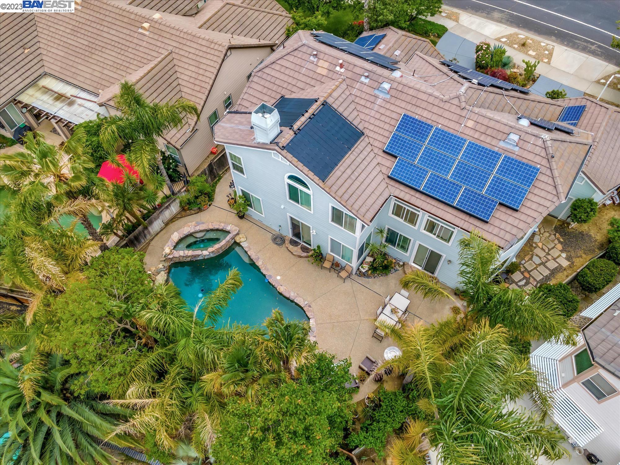 24 E Country Club Dr
