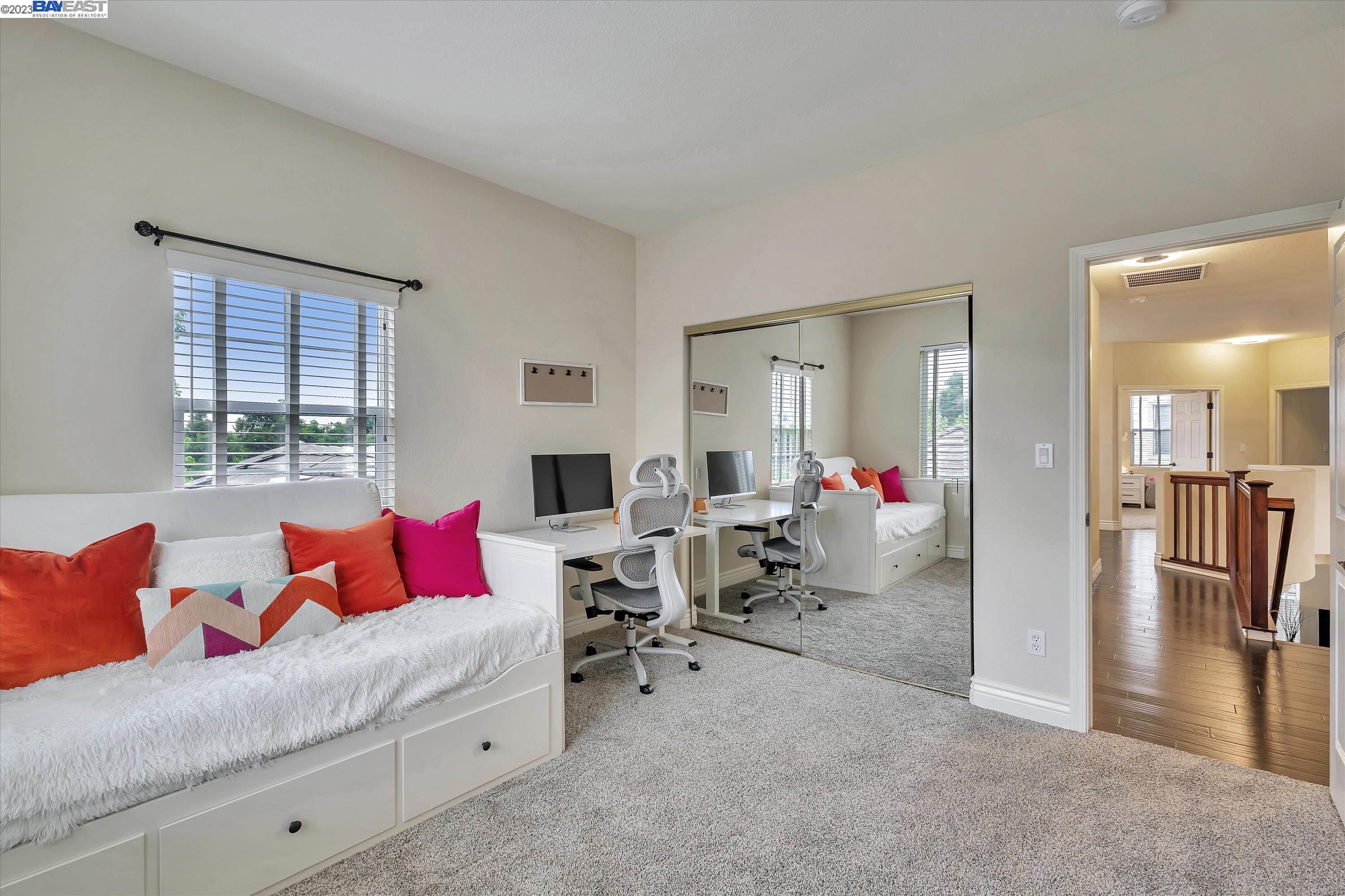 24 E Country Club Dr