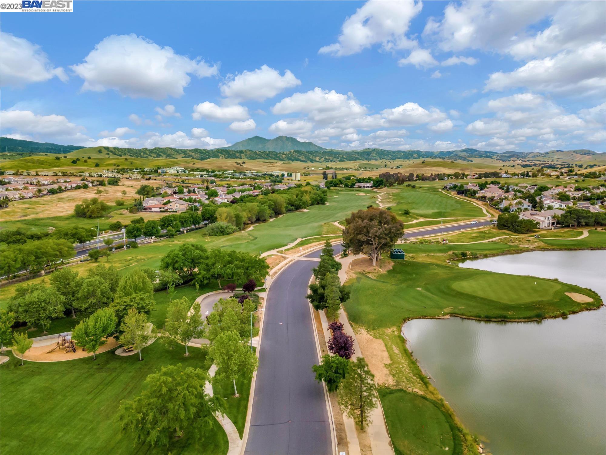 24 E Country Club Dr