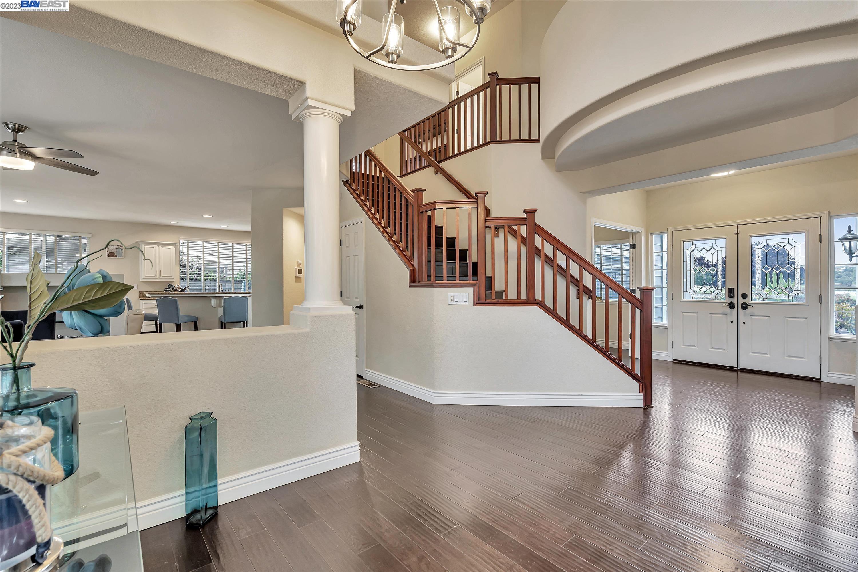 24 E Country Club Dr