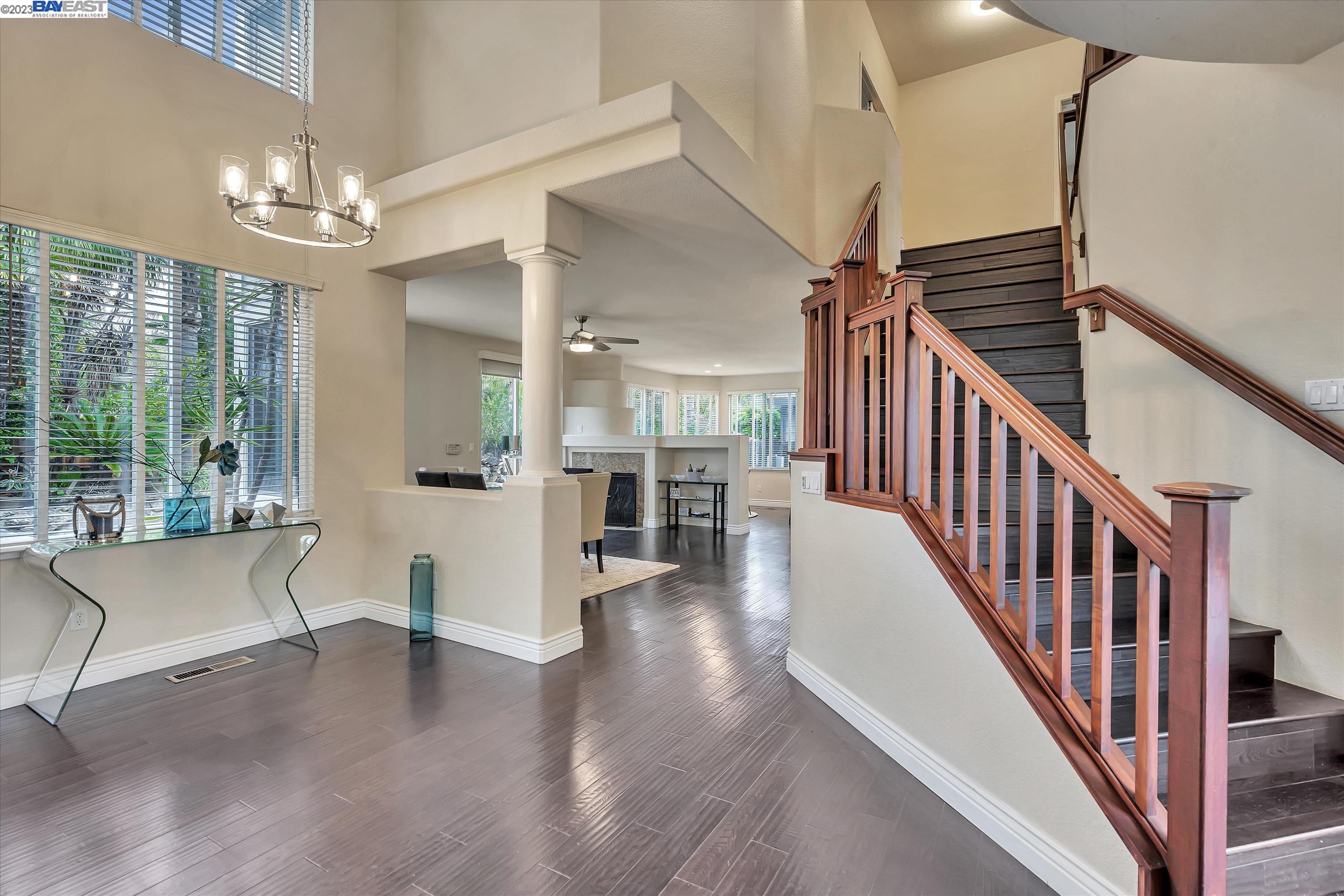 24 E Country Club Dr